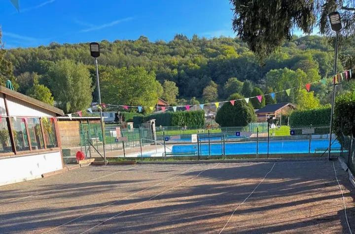 Charmant Bungalow avec piscine