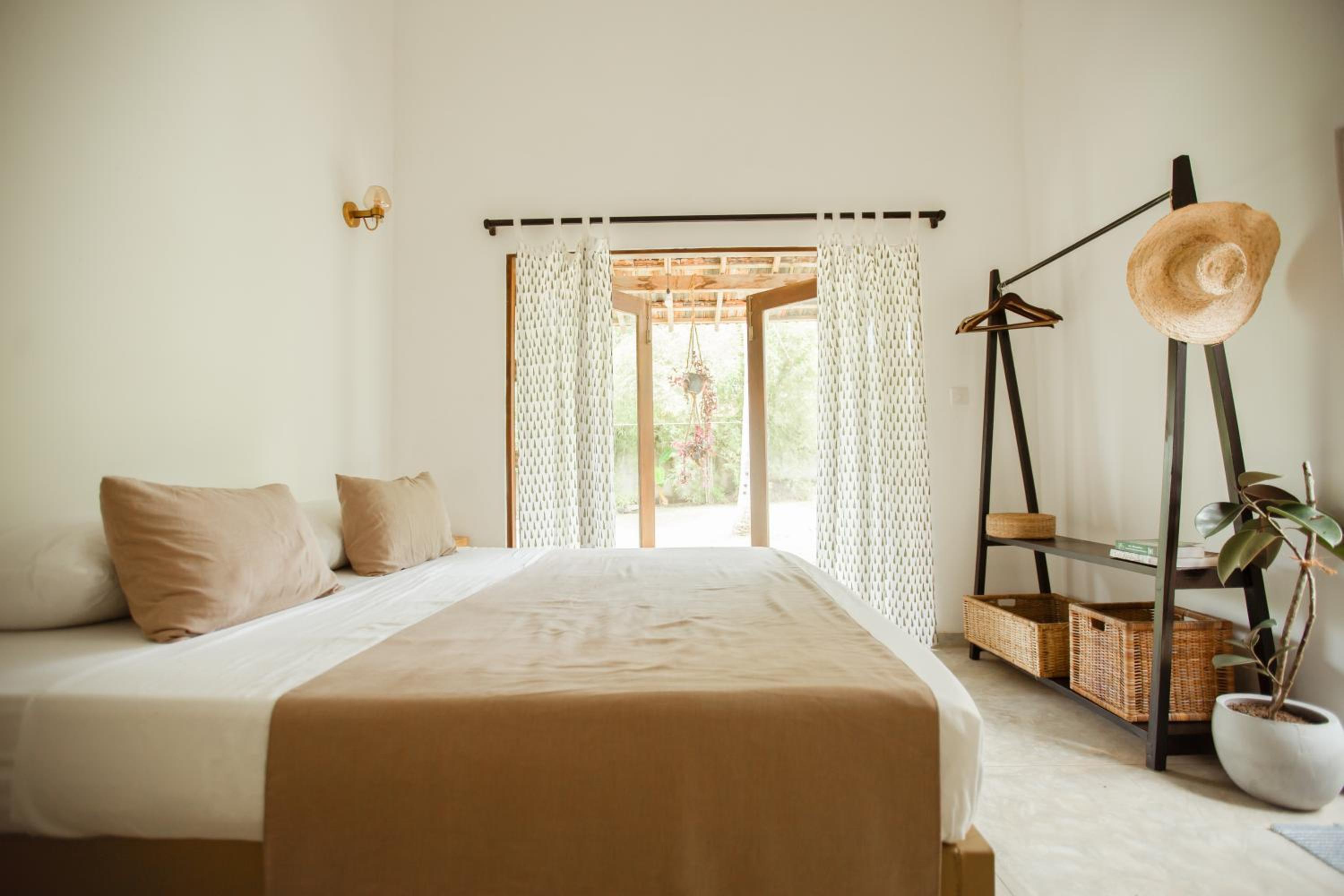The Artist's Cottage Garden View Suite