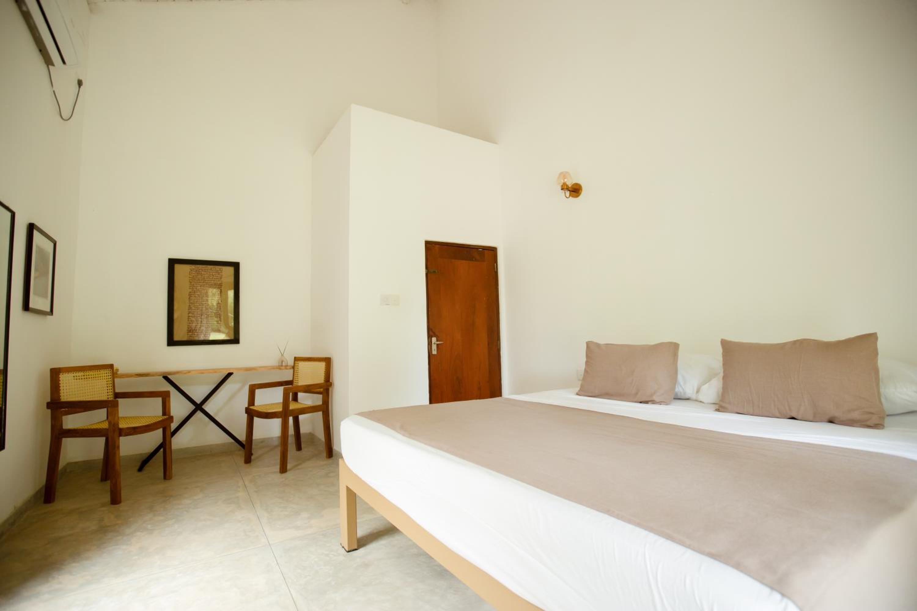 The Artist's Cottage Garden View Suite