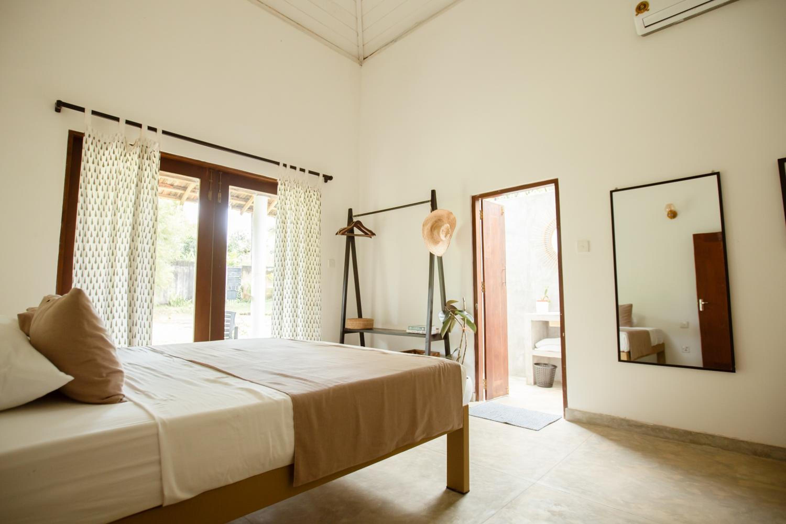 The Artist's Cottage Garden View Suite