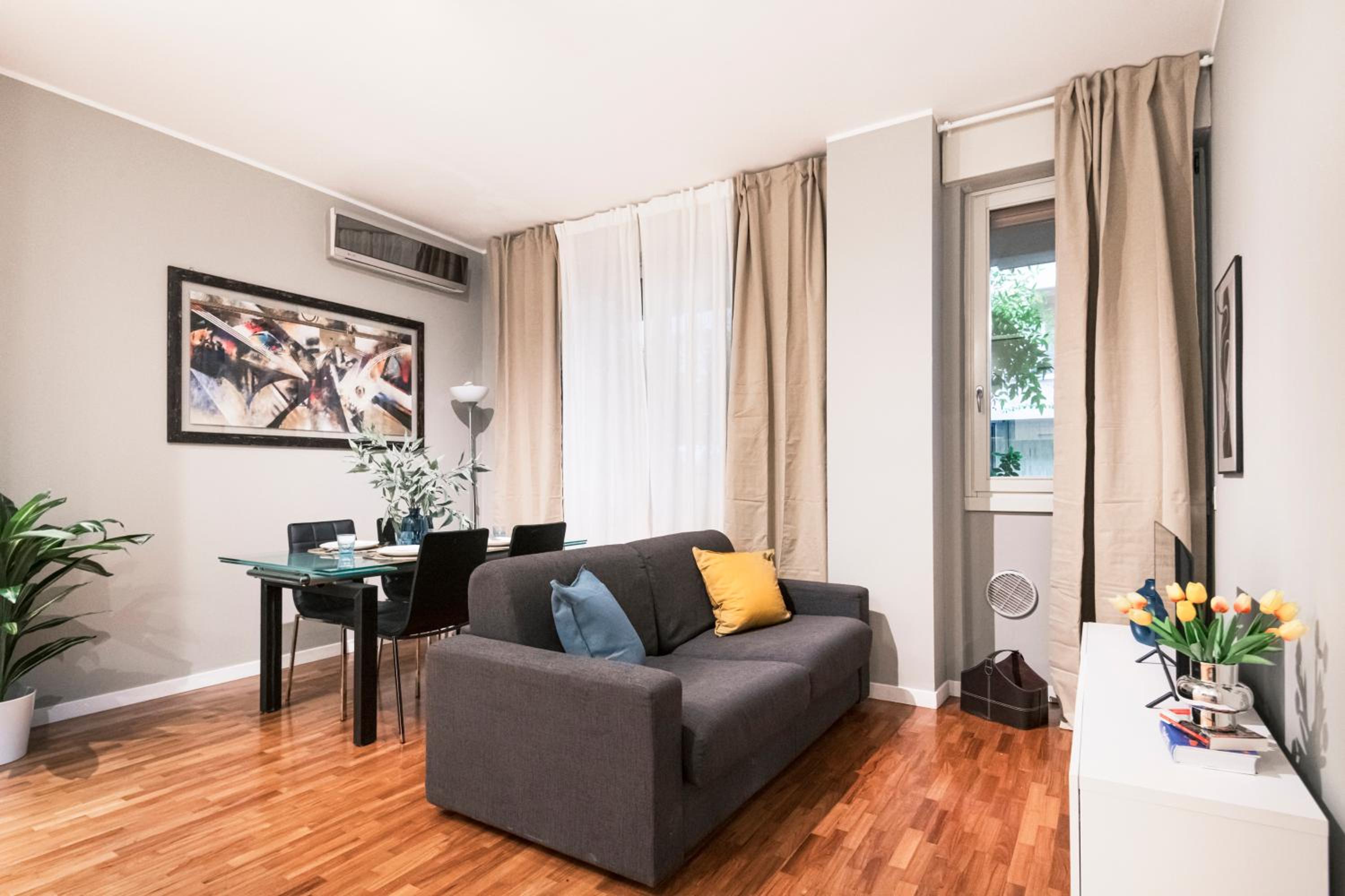 Easylife - Milano - Gregorio 43 D- Porta Venezia