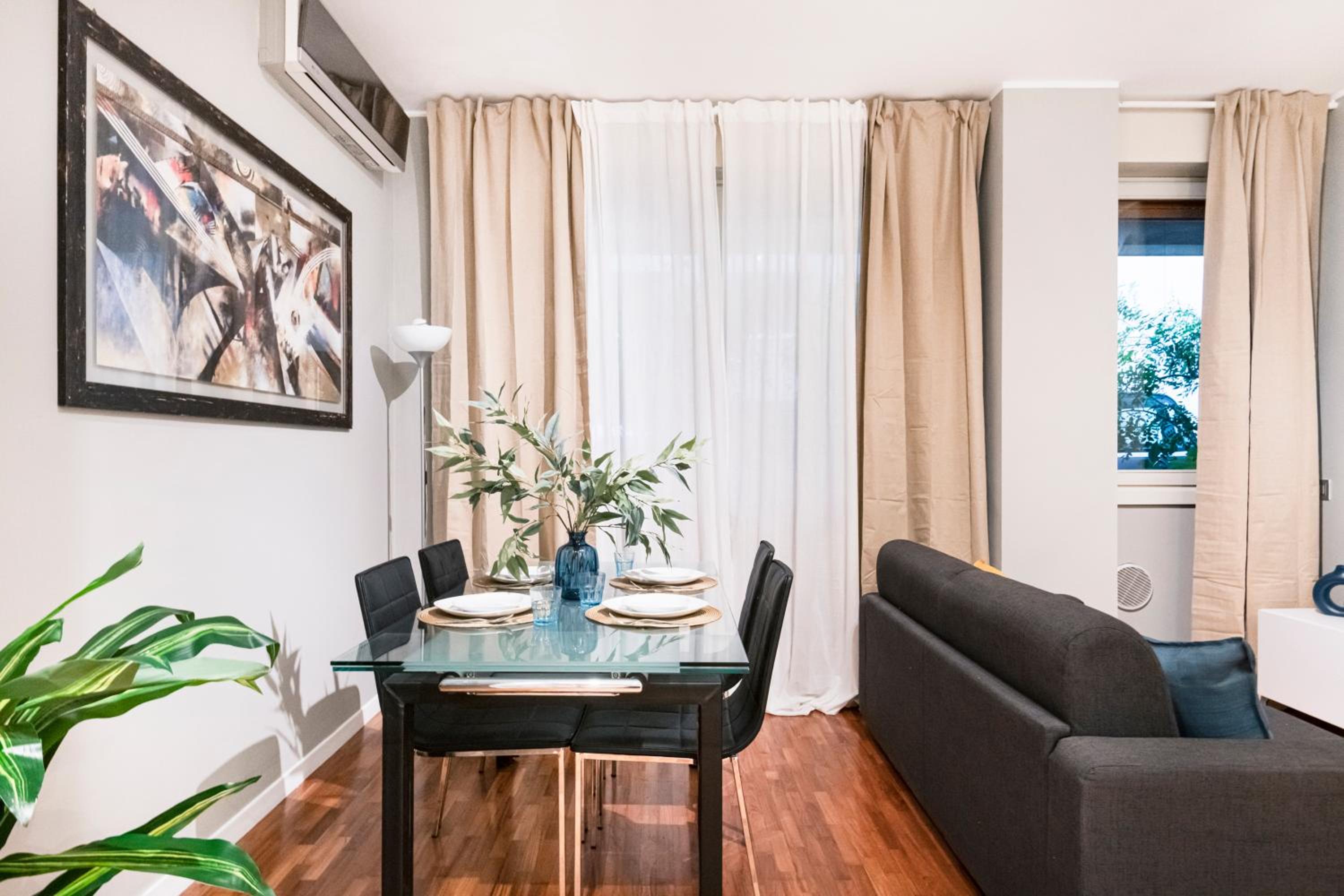 Easylife - Milano - Gregorio 43 D- Porta Venezia