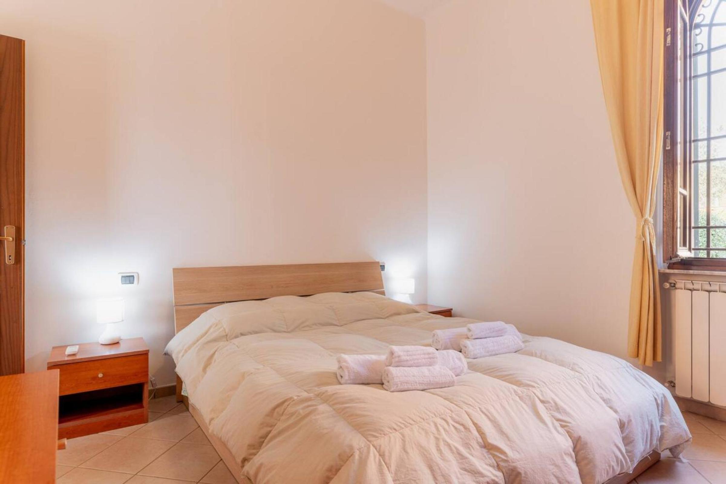 Nazario Sauro - Lucca by the walls view 5