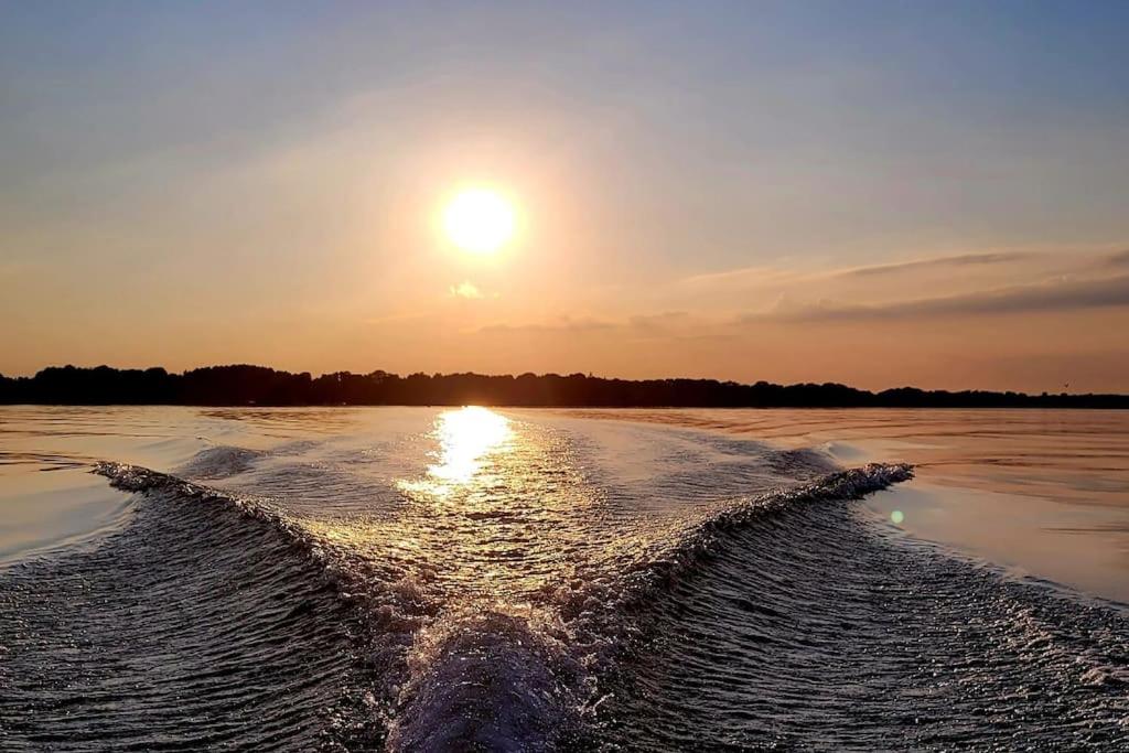 Bungalow am See inklusive E-Bikes und Stand up Paddle view 5