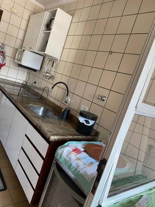 Apto inteiro à 250 mt da Praia Grande em Ubatuba