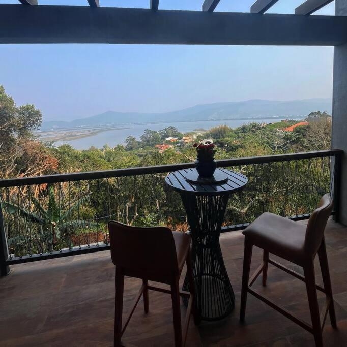 Vista de Casa - Casa com vista para a lagoa