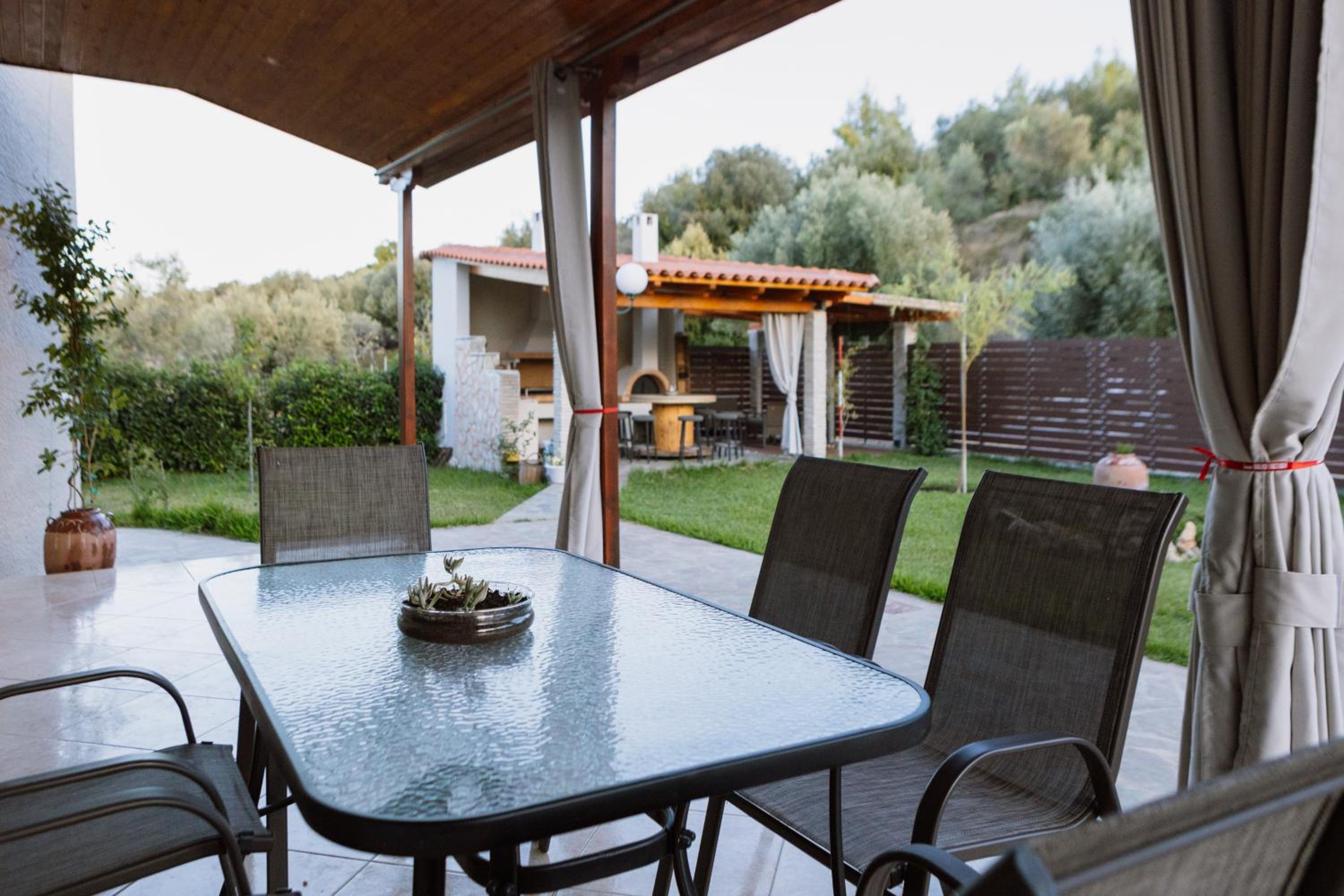 Gravanis Resort