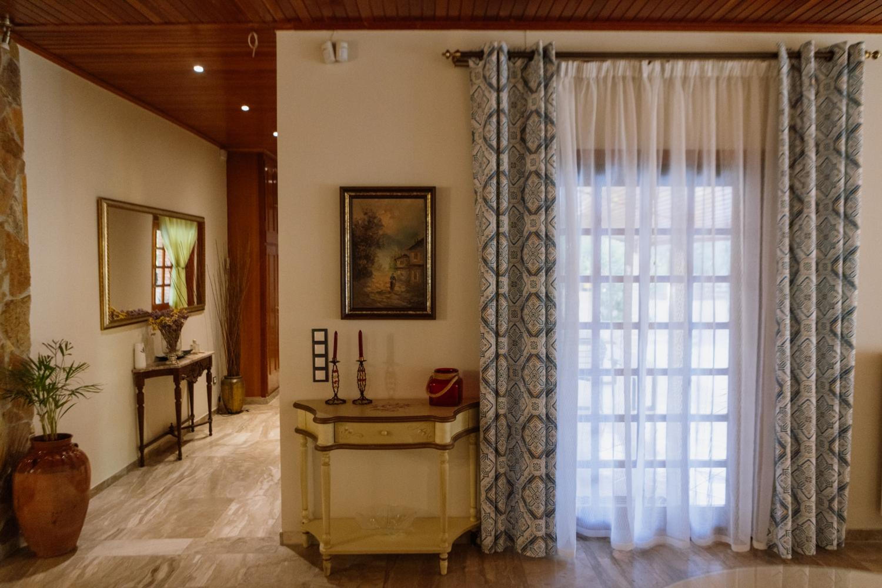 Gravanis Resort