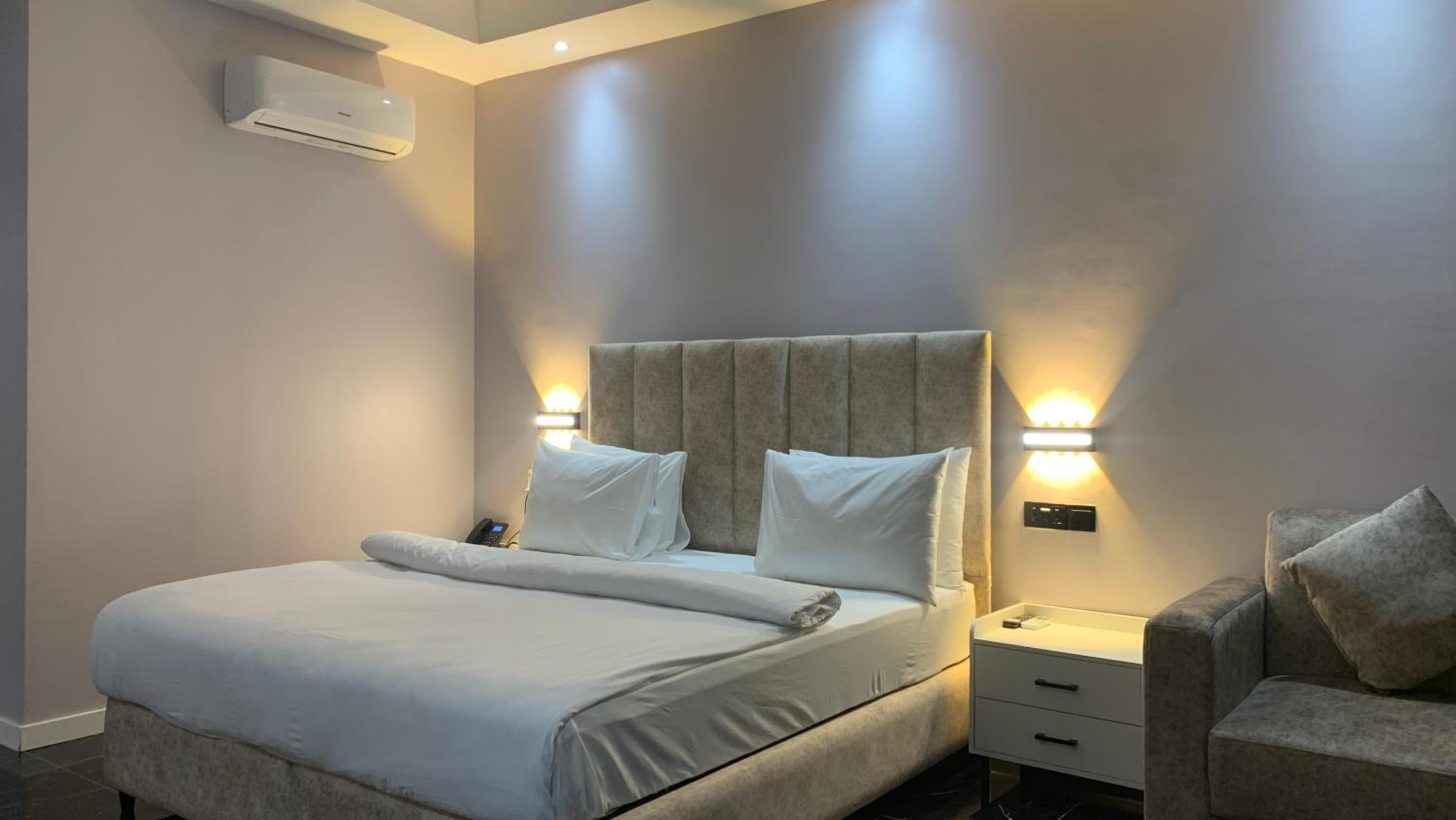 Premium appart avec piscine et vue sur la ville