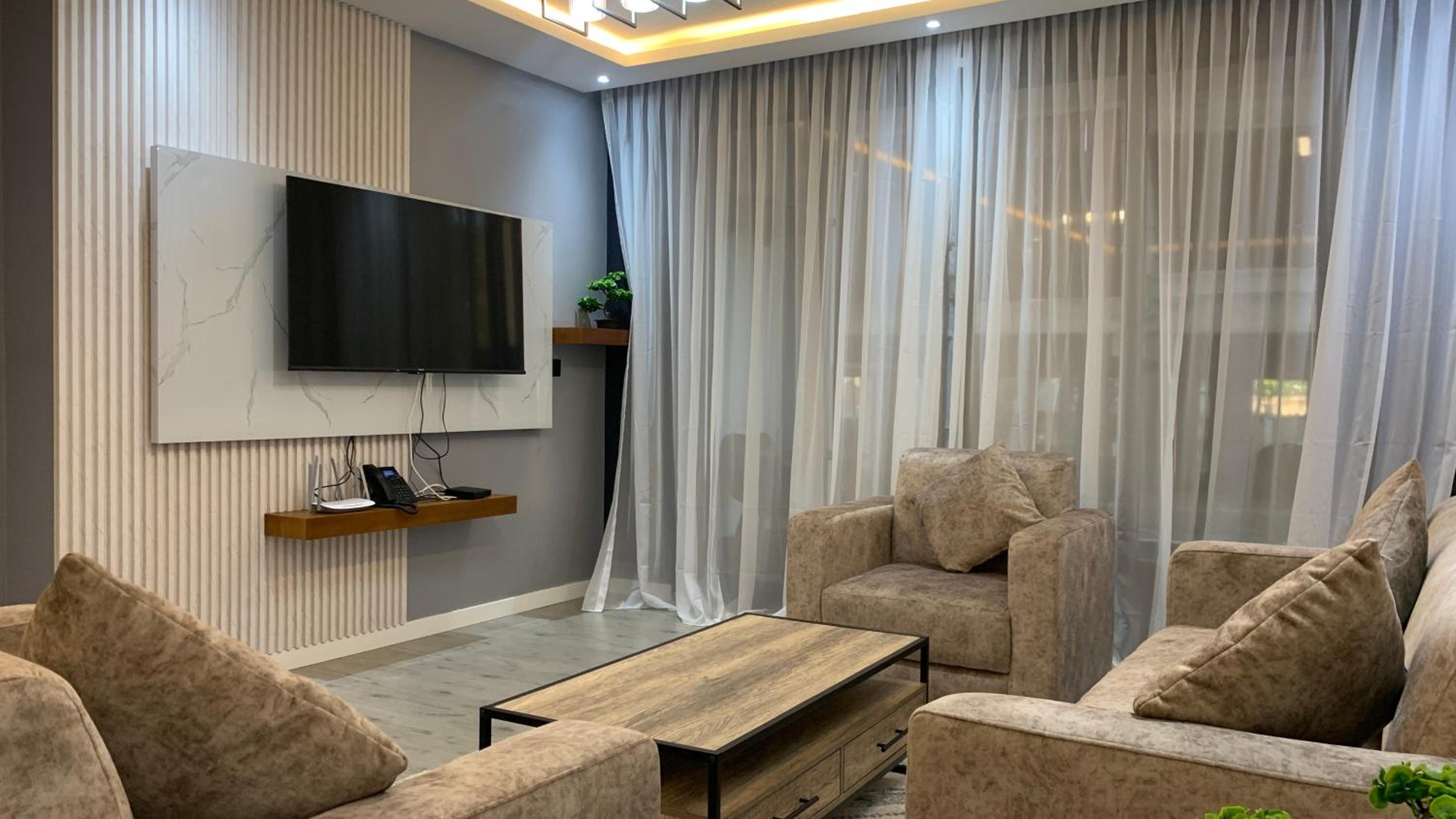 Premium appart avec piscine et vue sur la ville