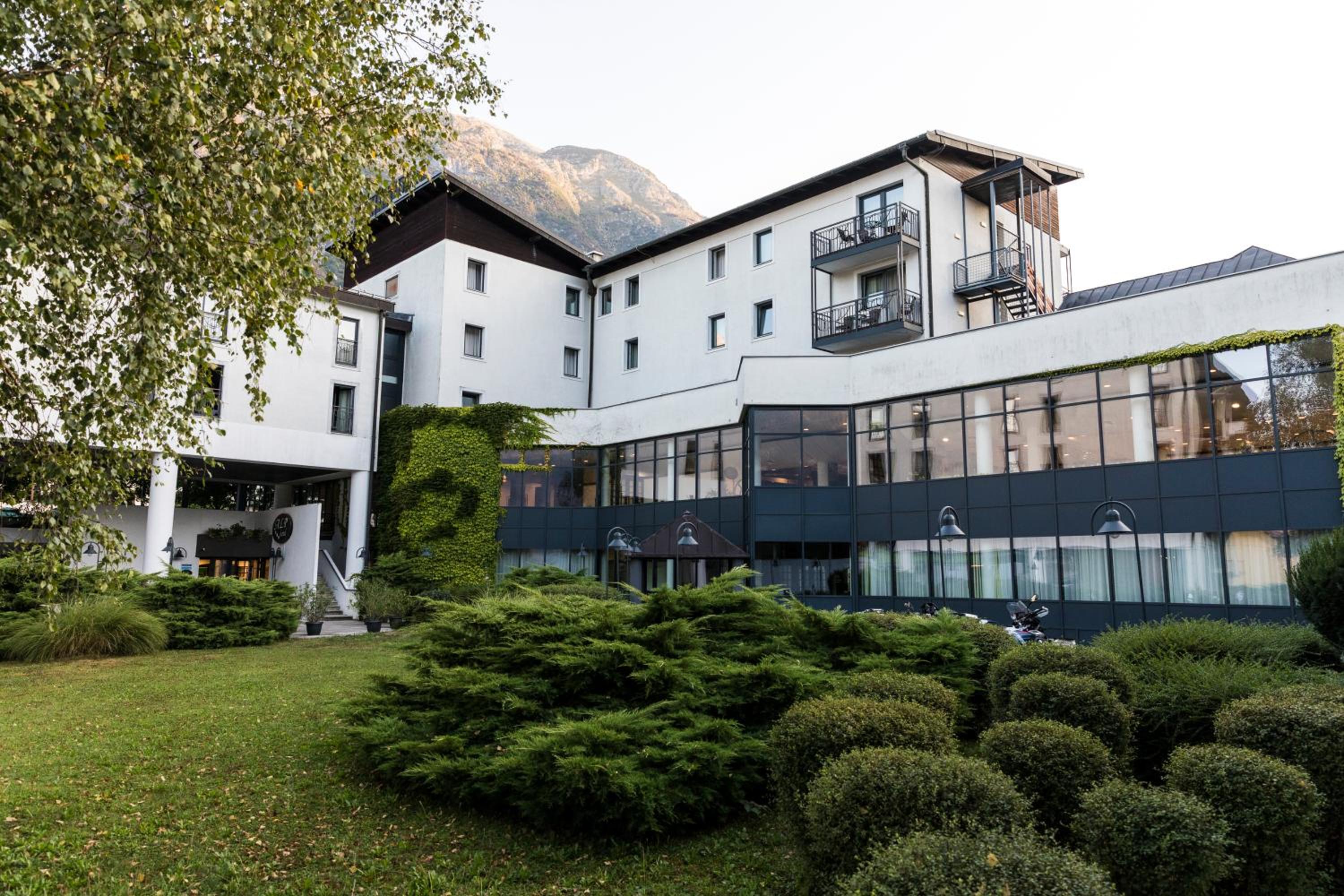 Hotel Alp - Image 1