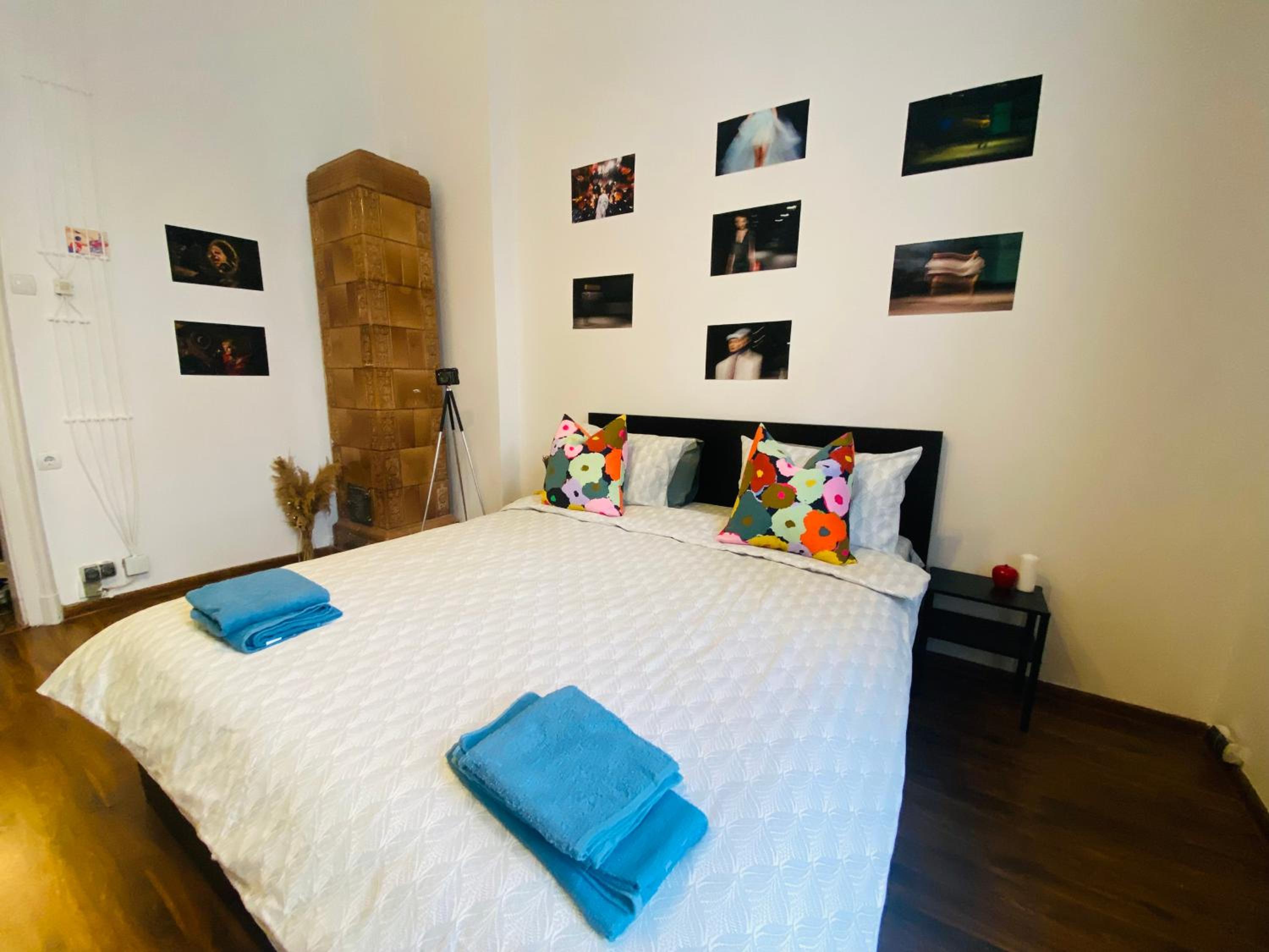 Escape in photos in top centre apartment