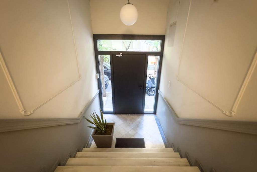 White Luxe Suite in Kolonaki