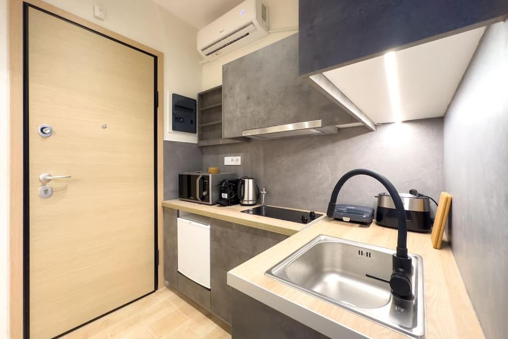 White Luxe Suite in Kolonaki