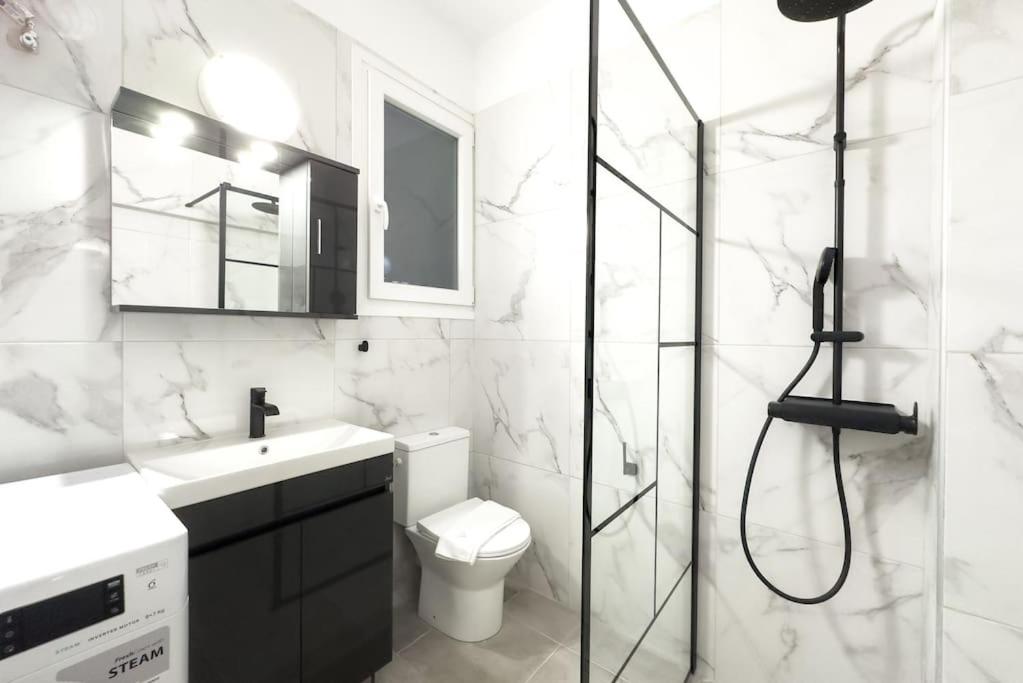 White Luxe Suite in Kolonaki