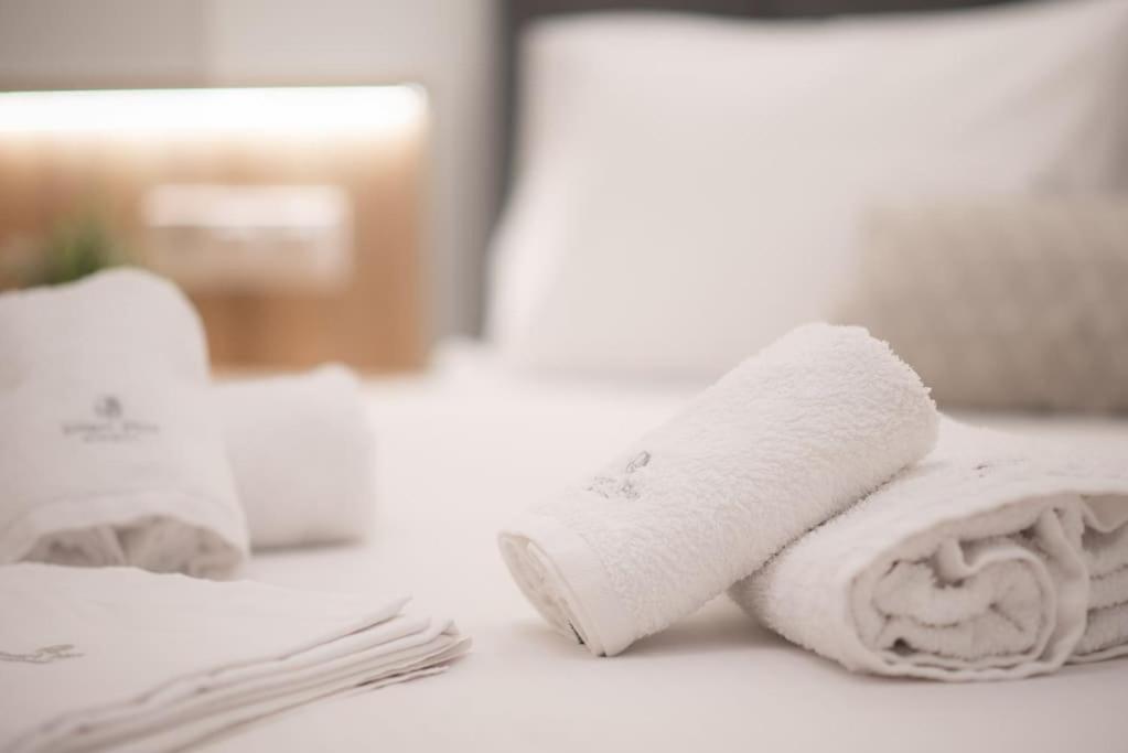 White Luxe Suite in Kolonaki