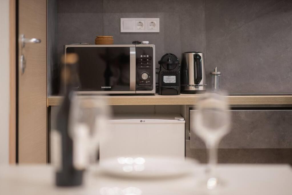 White Luxe Suite in Kolonaki