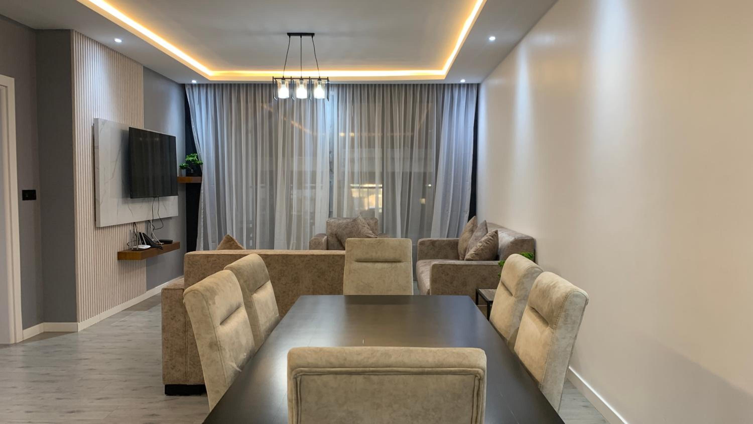Premium apart with pool, billards and parking