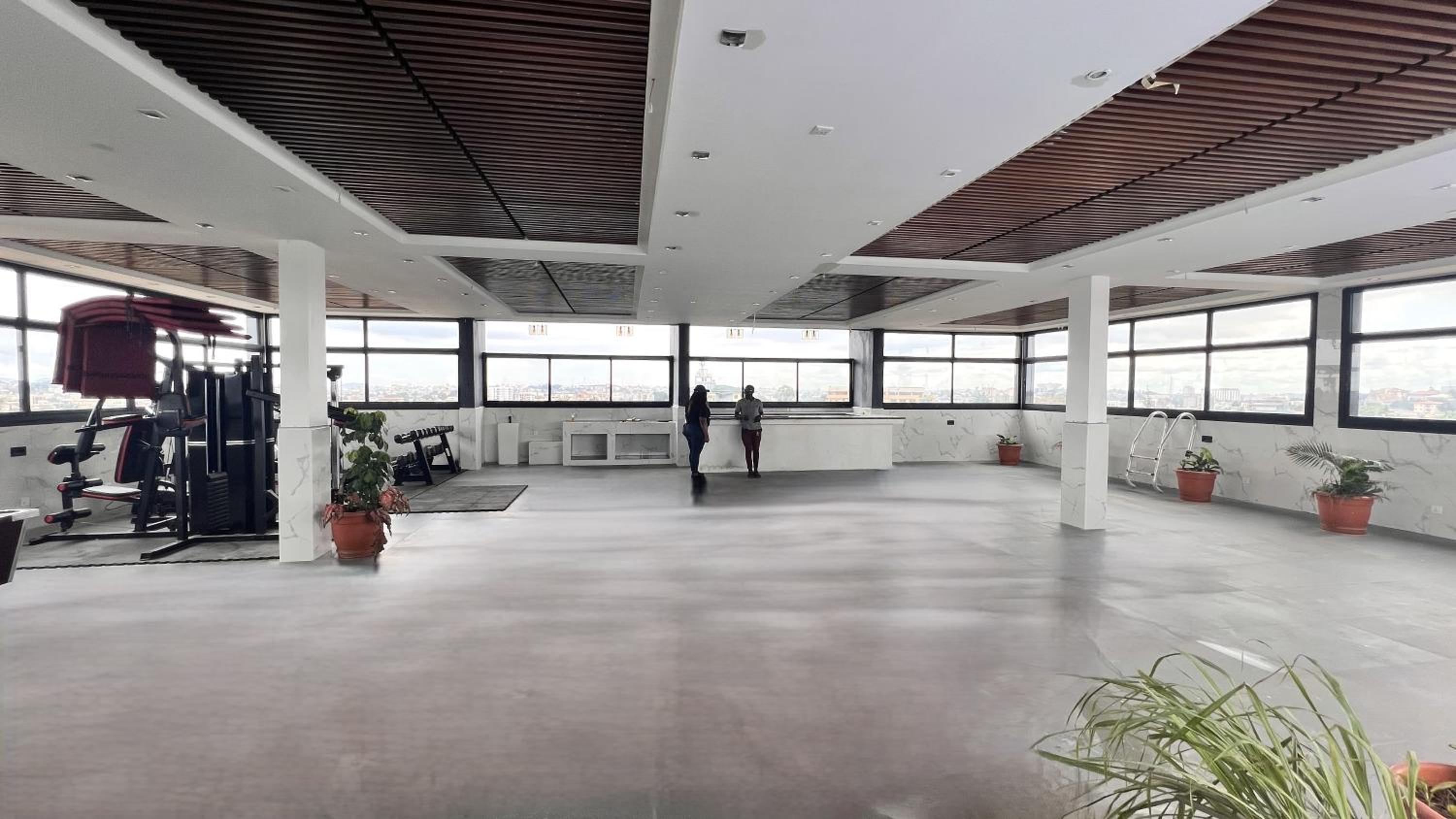 Premium apart with pool, billards and parking