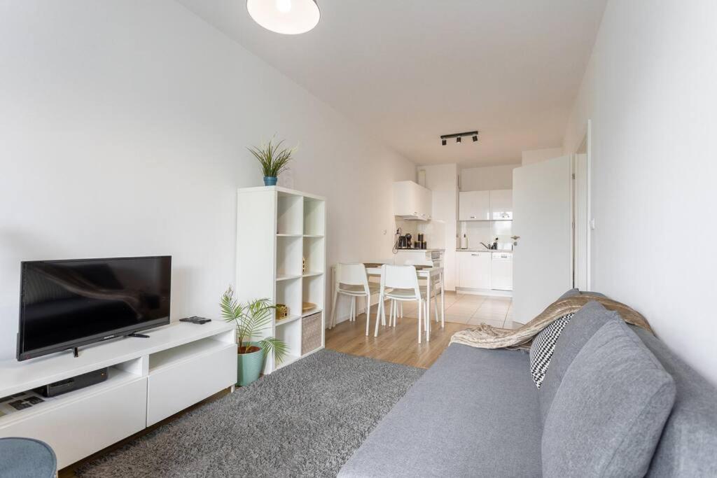 Urban Chic - Pereca Residence Cozy & Stylish Apartment in Central Warsaw
