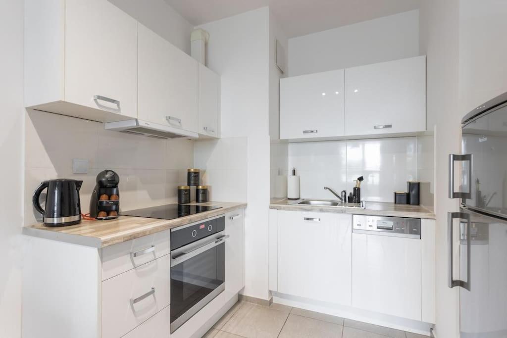Urban Chic - Pereca Residence Cozy & Stylish Apartment in Central Warsaw