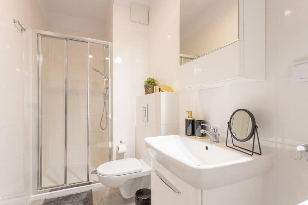 Urban Chic - Pereca Residence Cozy & Stylish Apartment in Central Warsaw