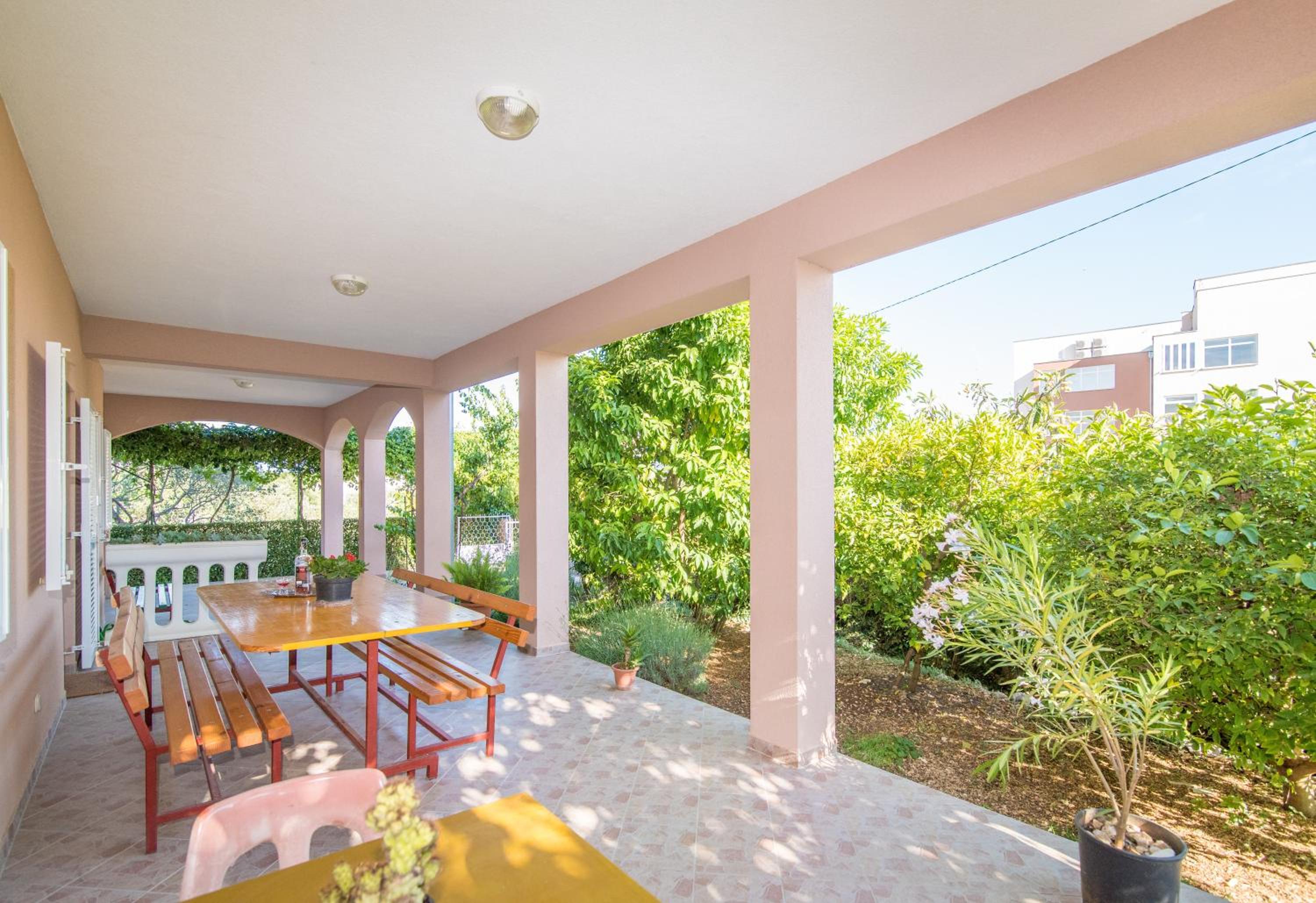 Comfortable Kastel Stafilic Apartment with Balcony