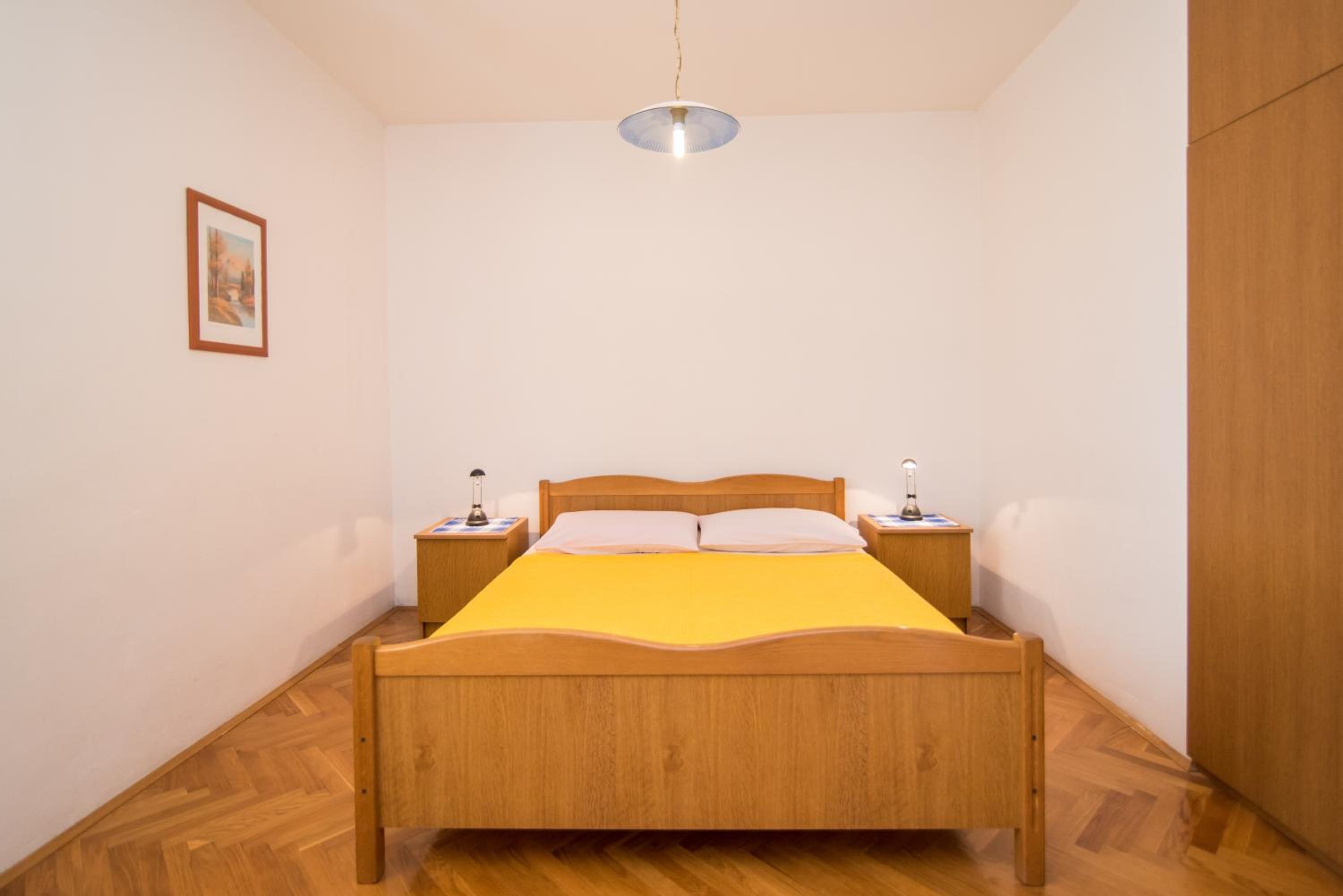 Comfortable Kastel Stafilic Apartment with Balcony