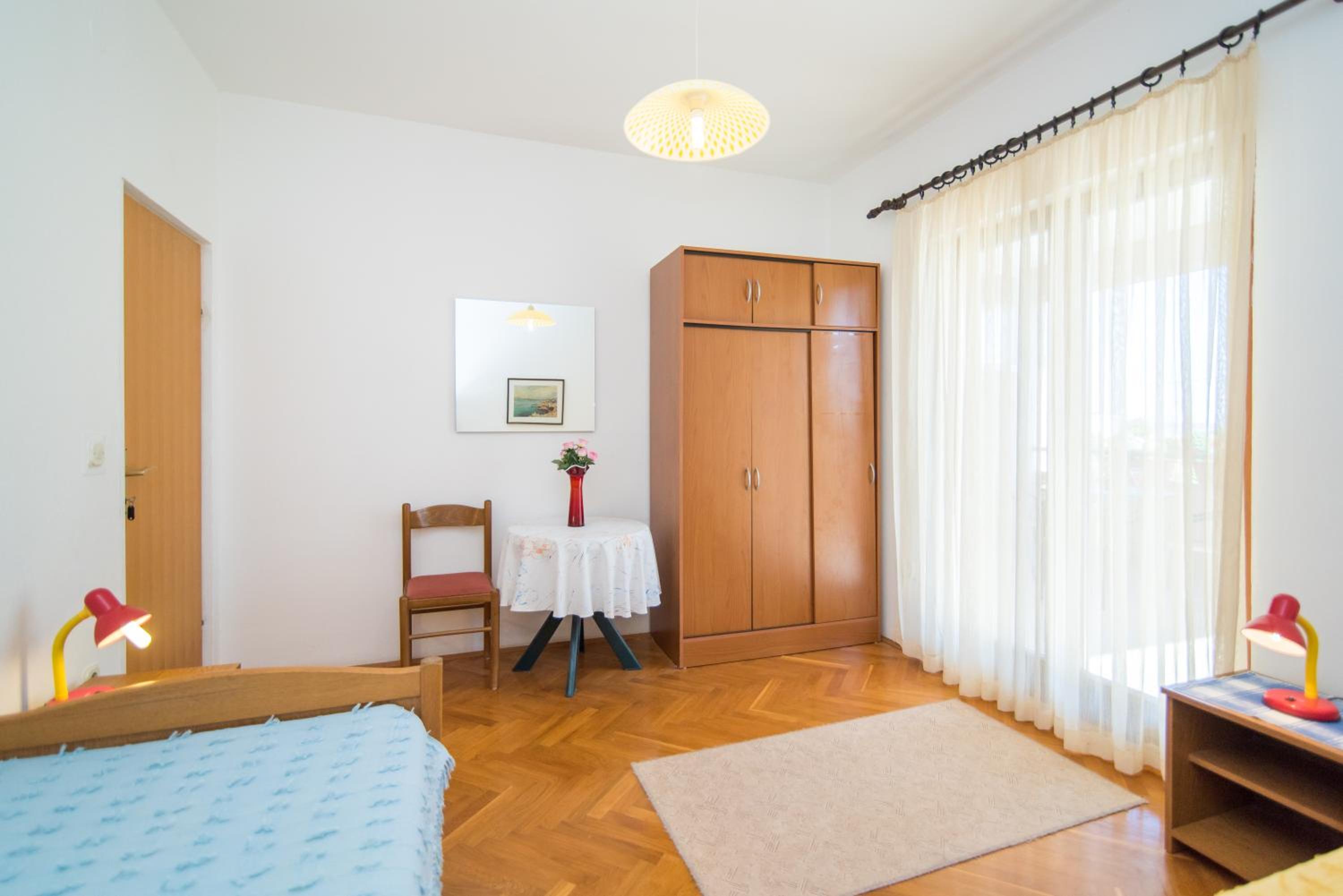 Comfortable Kastel Stafilic Apartment with Balcony