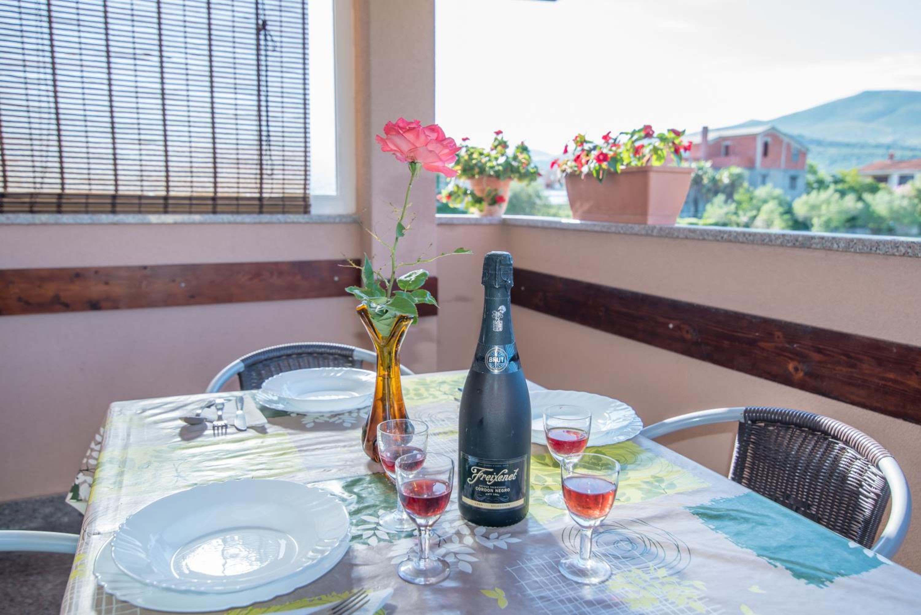 Comfortable Kastel Stafilic Apartment with Balcony