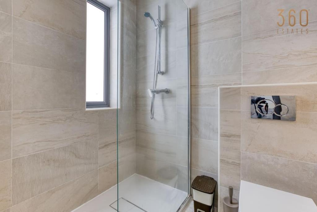 Central 1BR Penthouse with Terrace in St Julians by 360 Estates photo 4