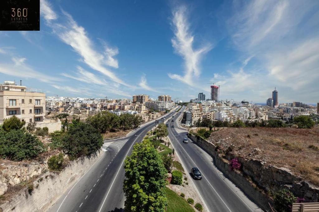 Central 1BR Penthouse with Terrace in St Julians by 360 Estates photo 5