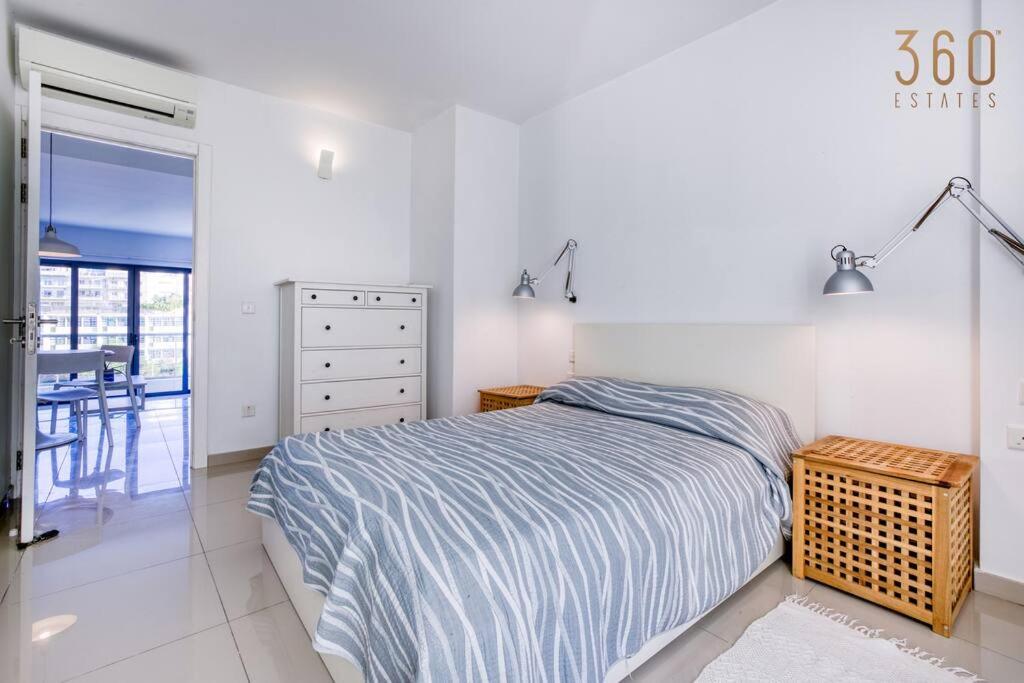 Central 1BR Penthouse with Terrace in St Julians by 360 Estates photo 2