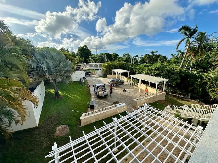 Haven View - Serene Private Rainforest Escape