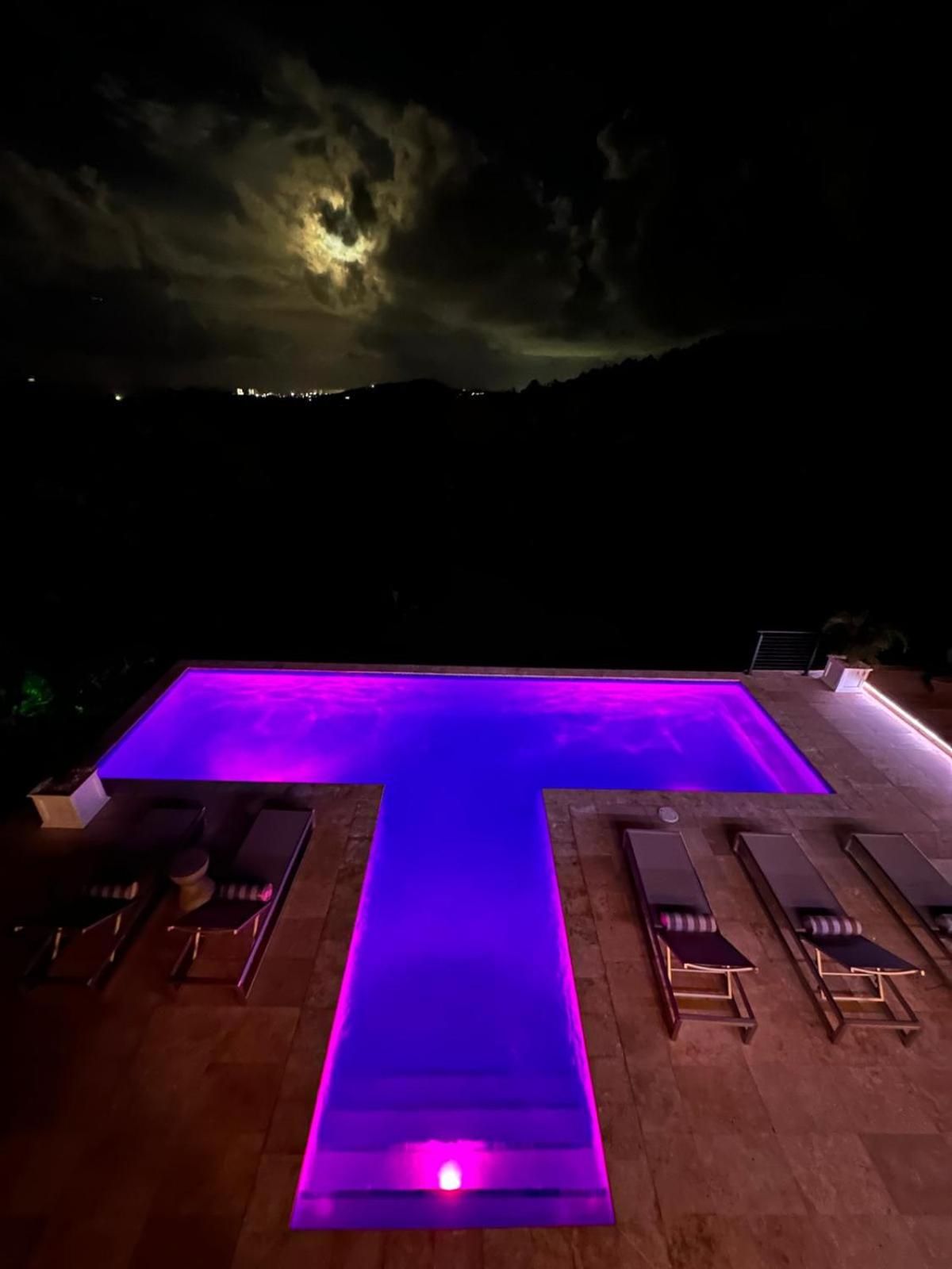 Haven View - Serene Private Rainforest Escape