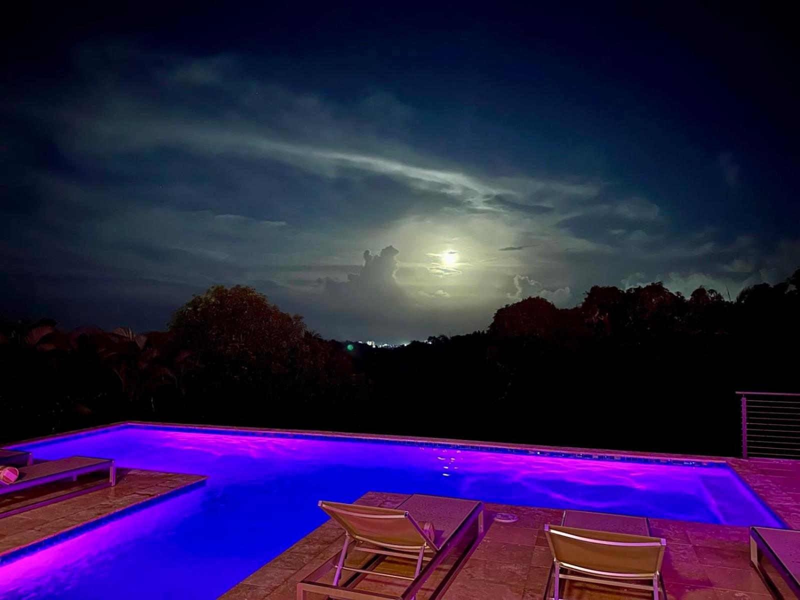 Haven View - Serene Private Rainforest Escape