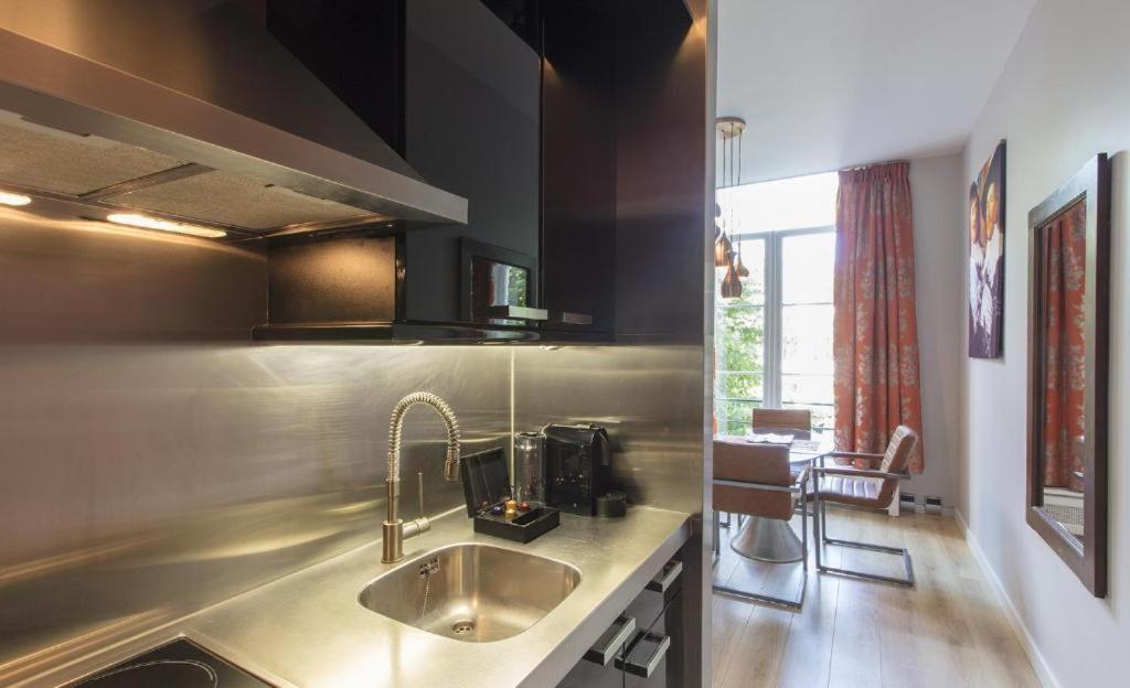 Dutch Masters Short Stay Apartments photo 4