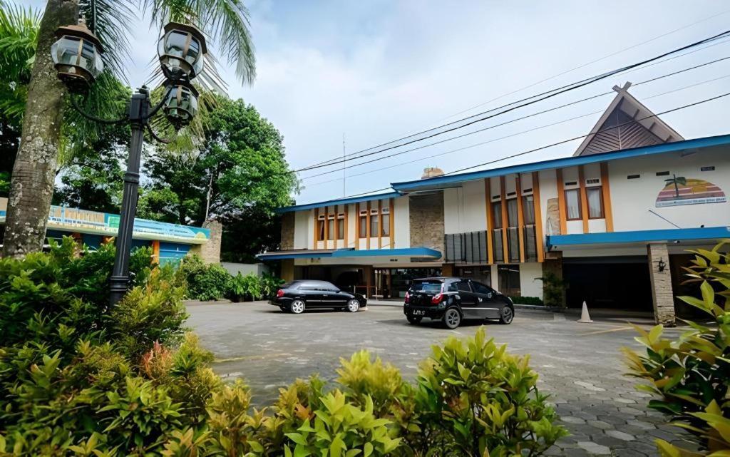 Lingga Hotel - Image 1
