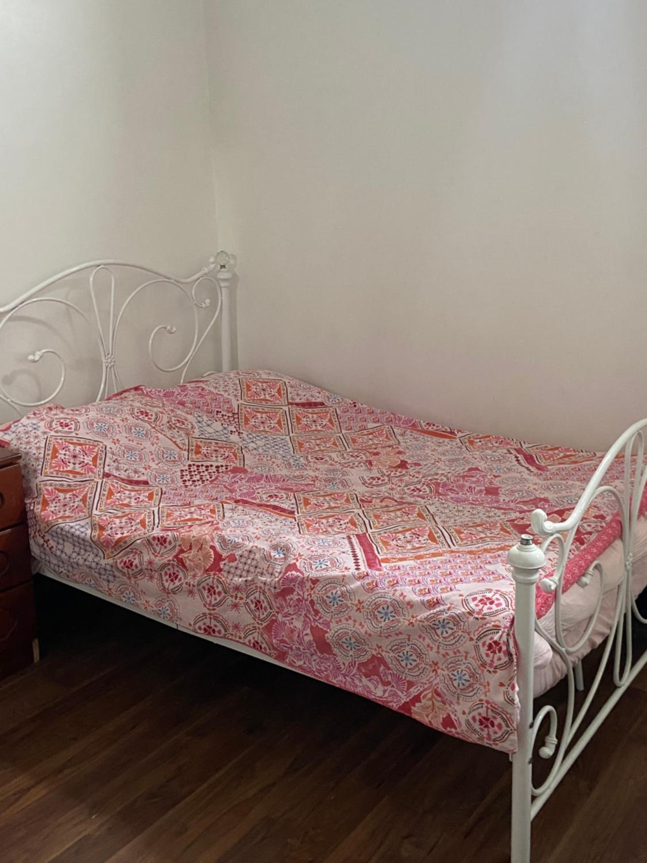 Comfortable double room for Female Guest Only view 4