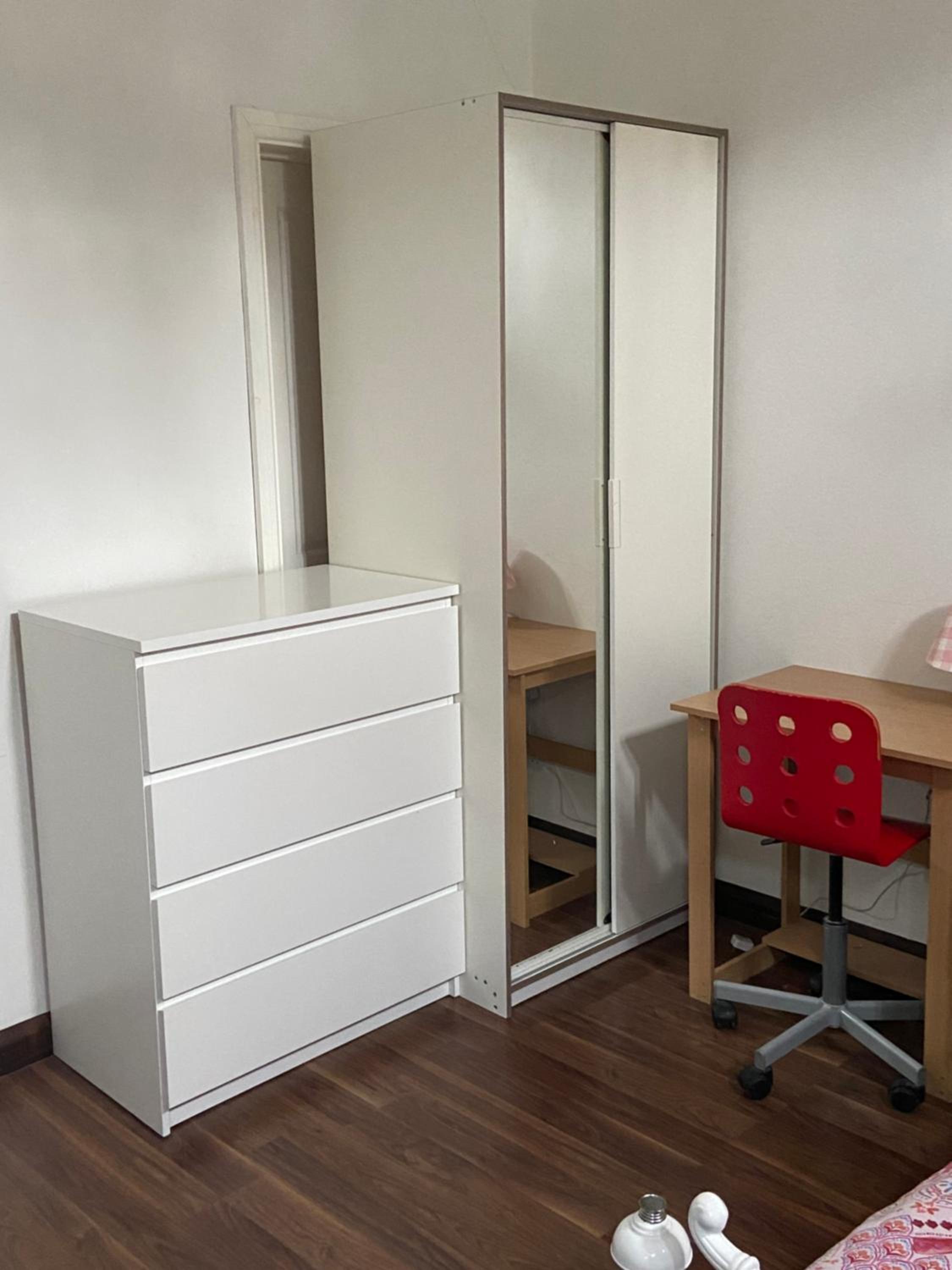 Comfortable double room for Female Guest Only view 5