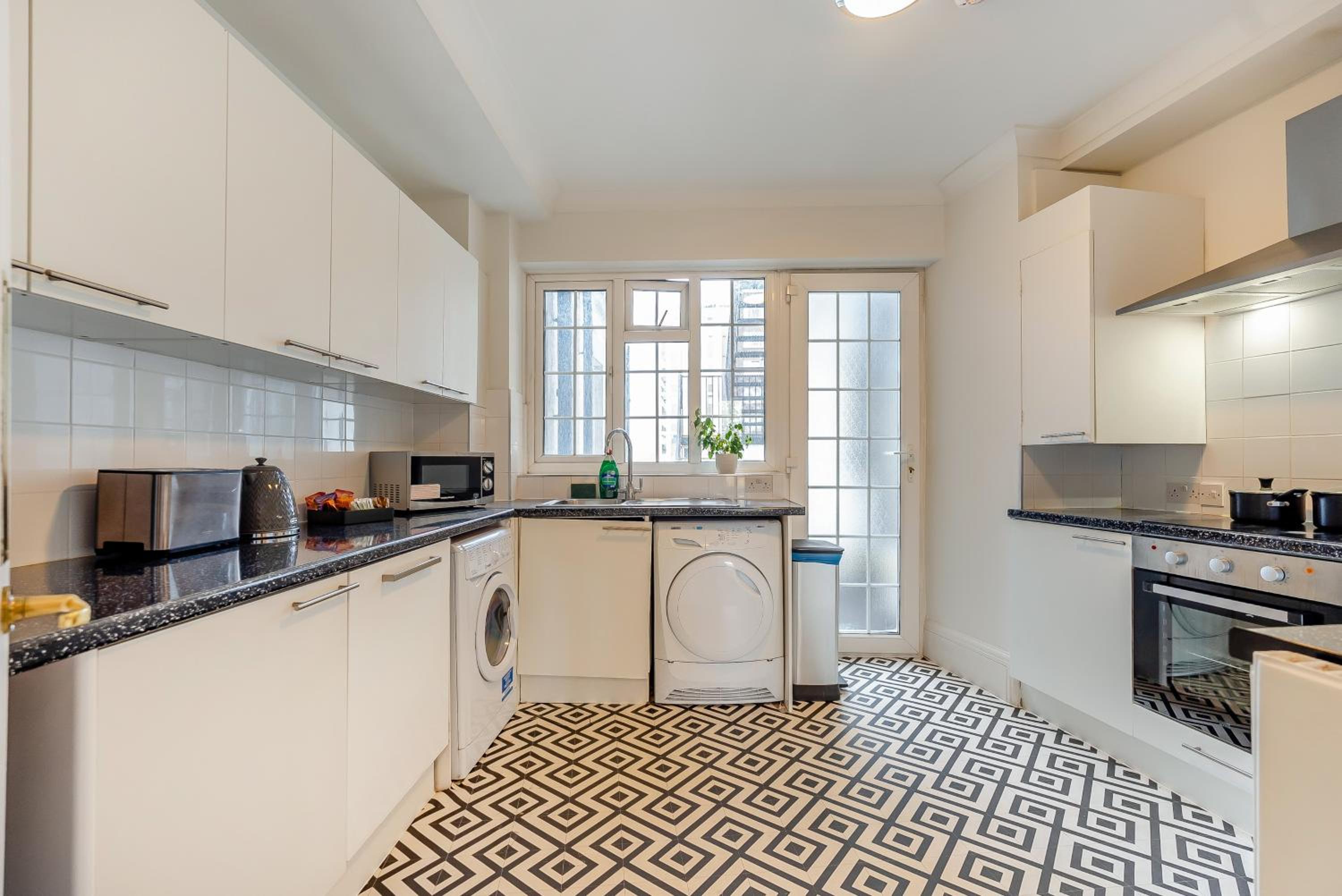 Strathmore Court Apartments