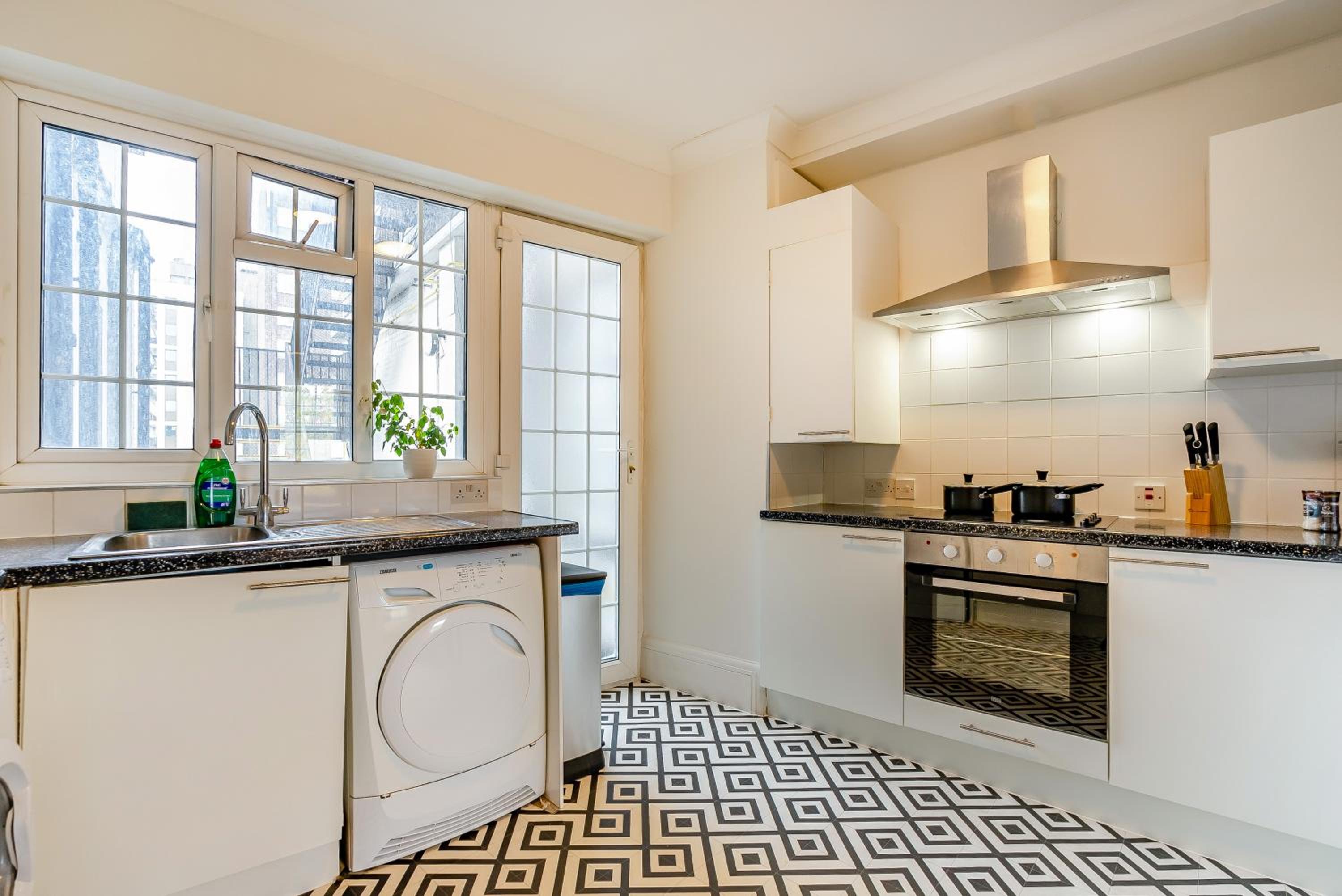Strathmore Court Apartments