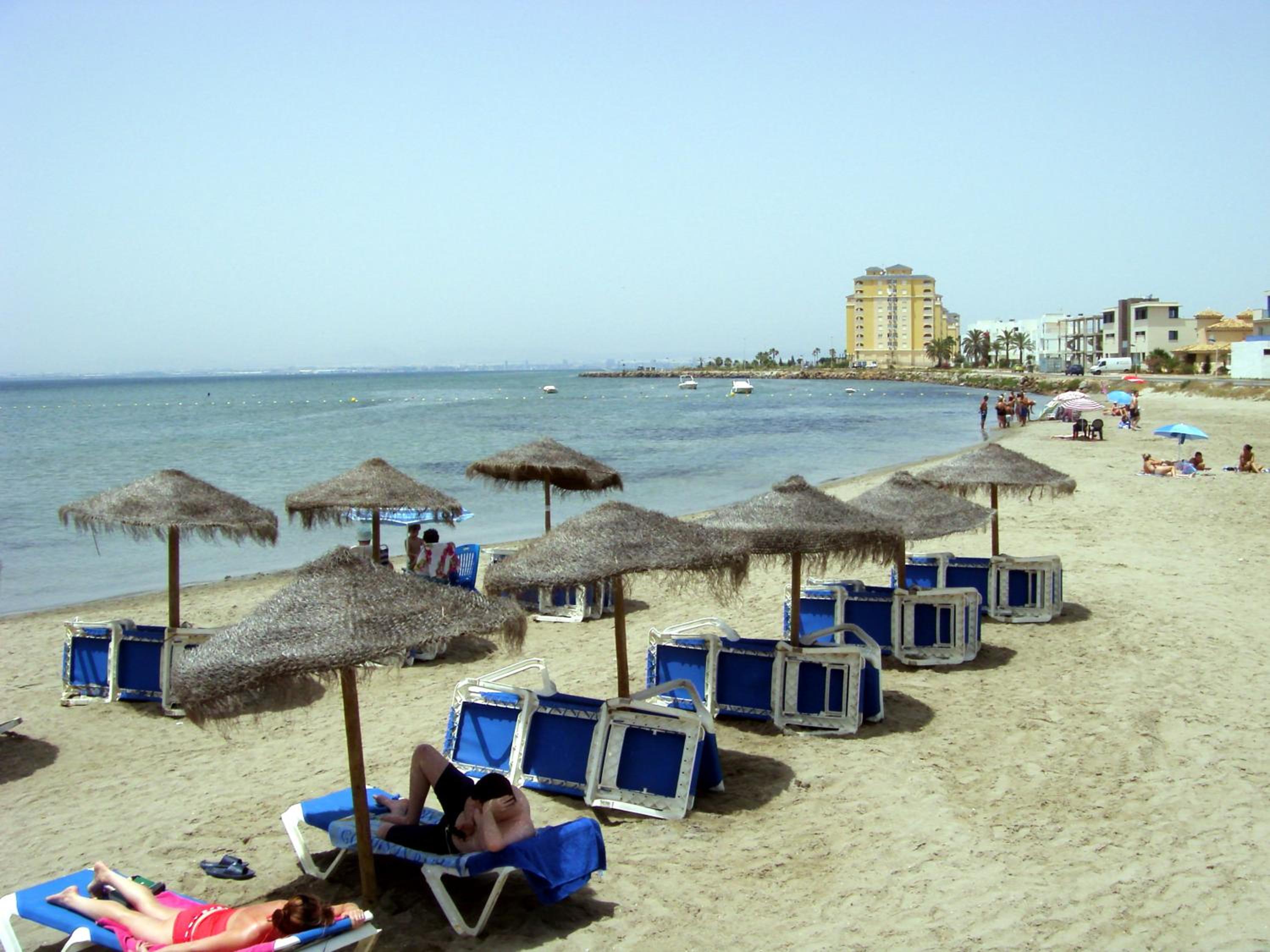 Beachfront penthouse in Residencial Dos Mares view 2