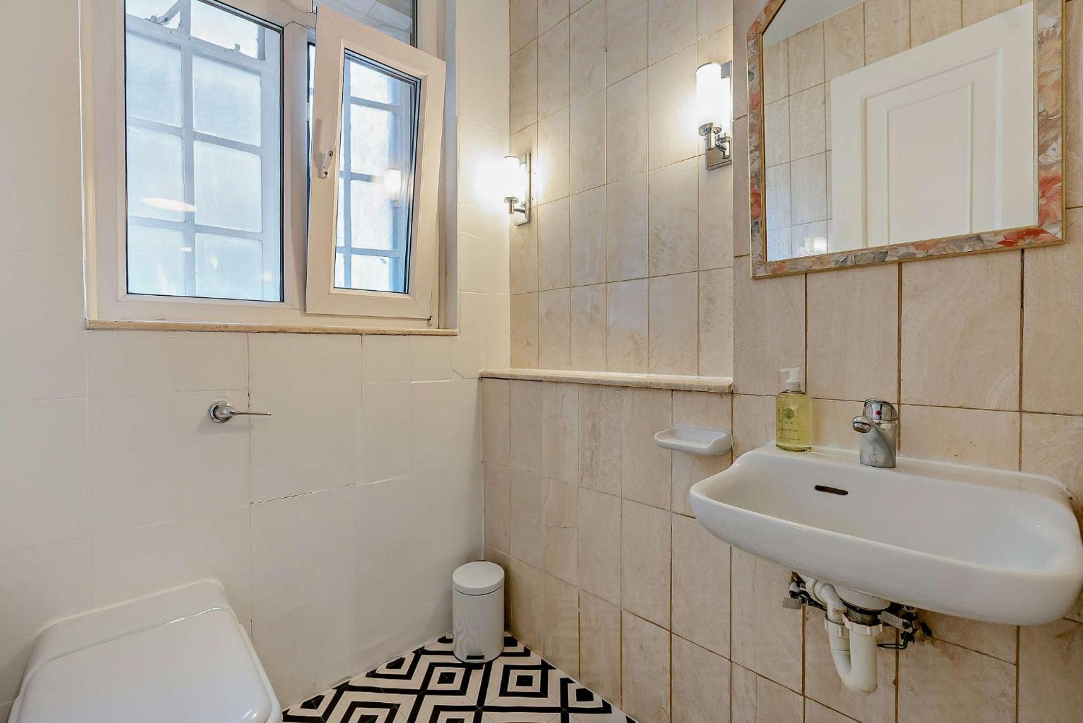 Strathmore Court Apartments