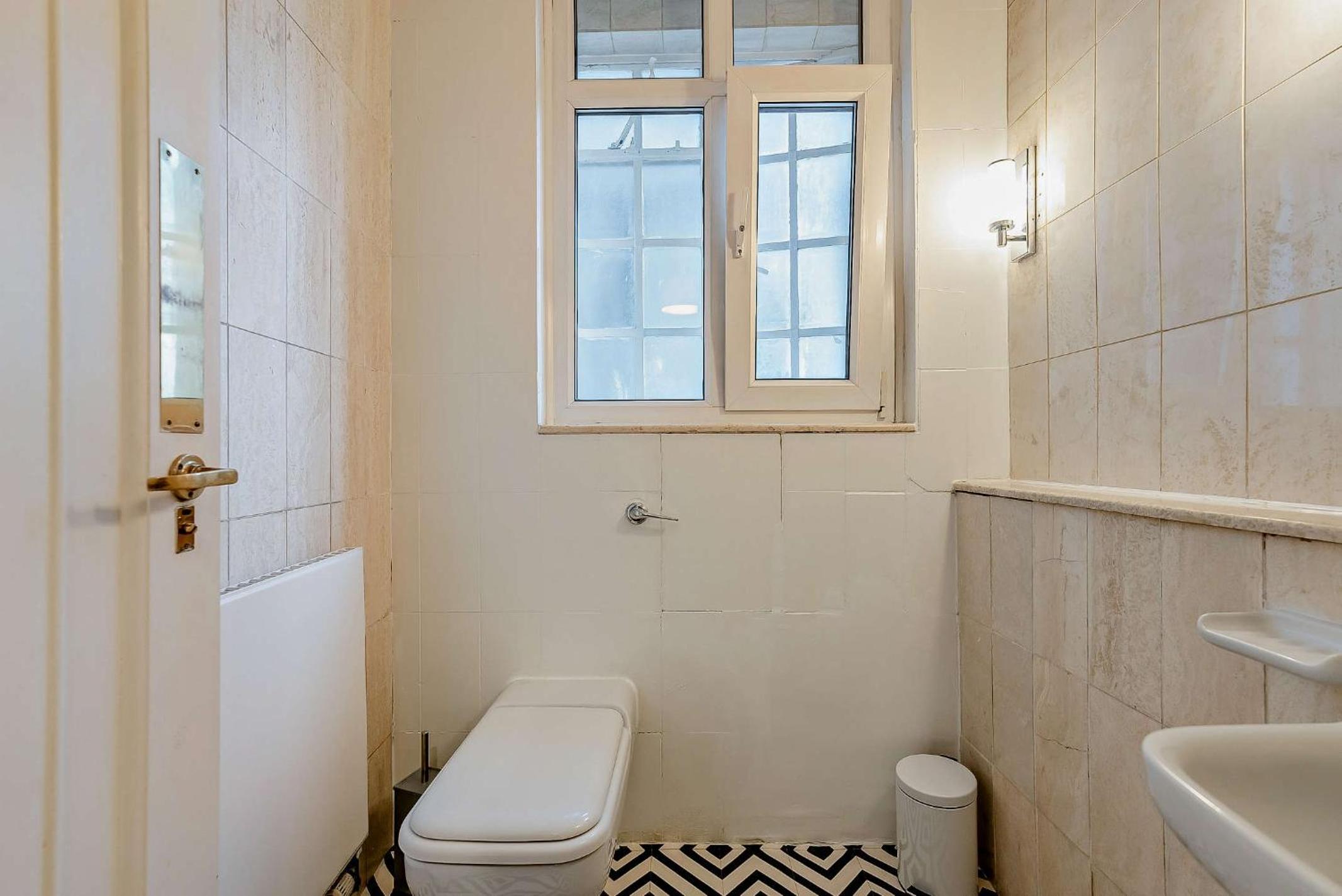 Strathmore Court Apartments