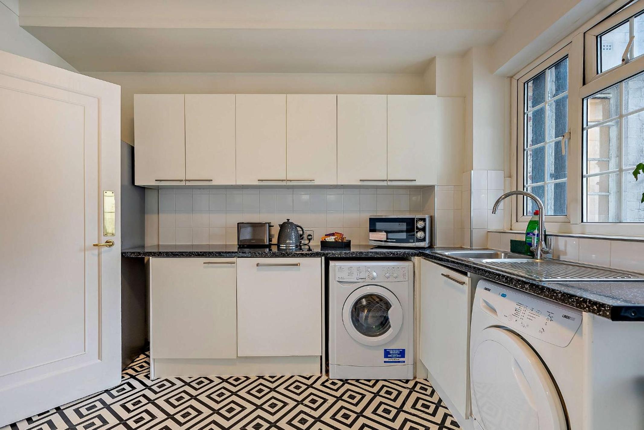 Strathmore Court Apartments