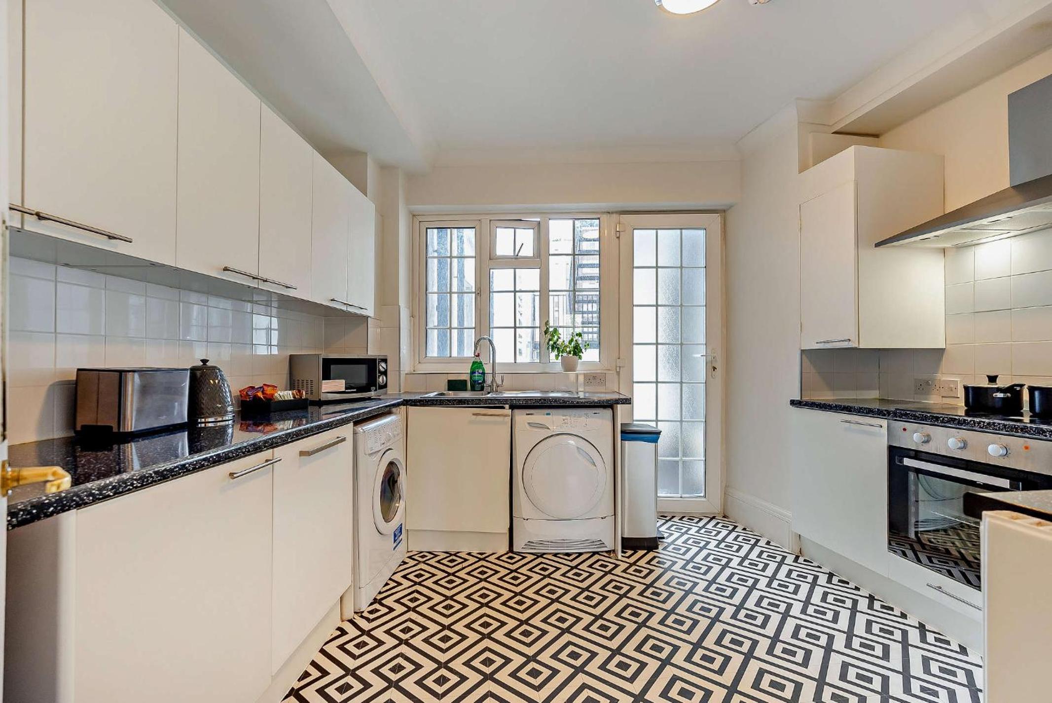 Strathmore Court Apartments