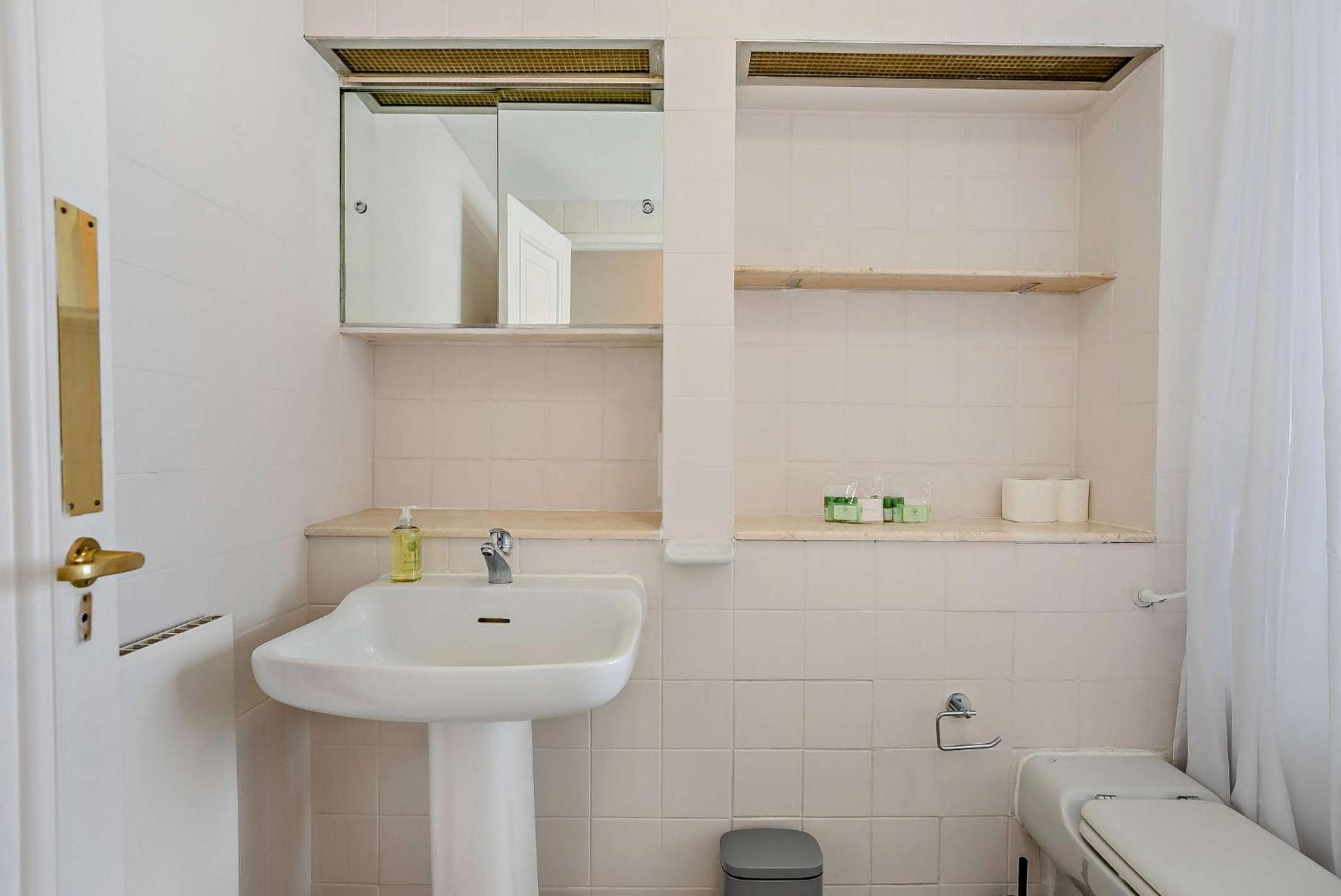 Strathmore Court Apartments