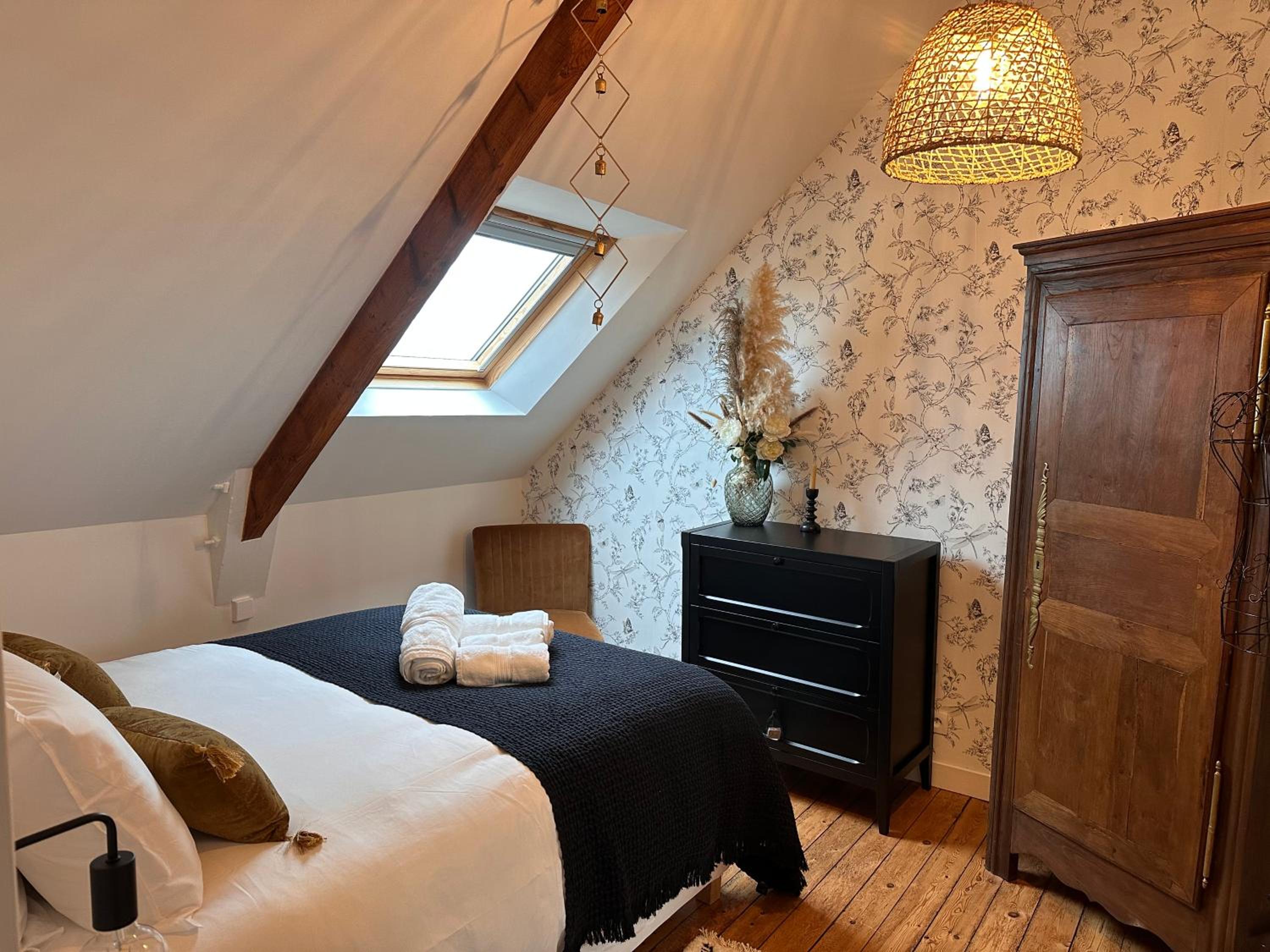 Les Libellules Appartement avec baignoire spa à Dinan Lanvallay