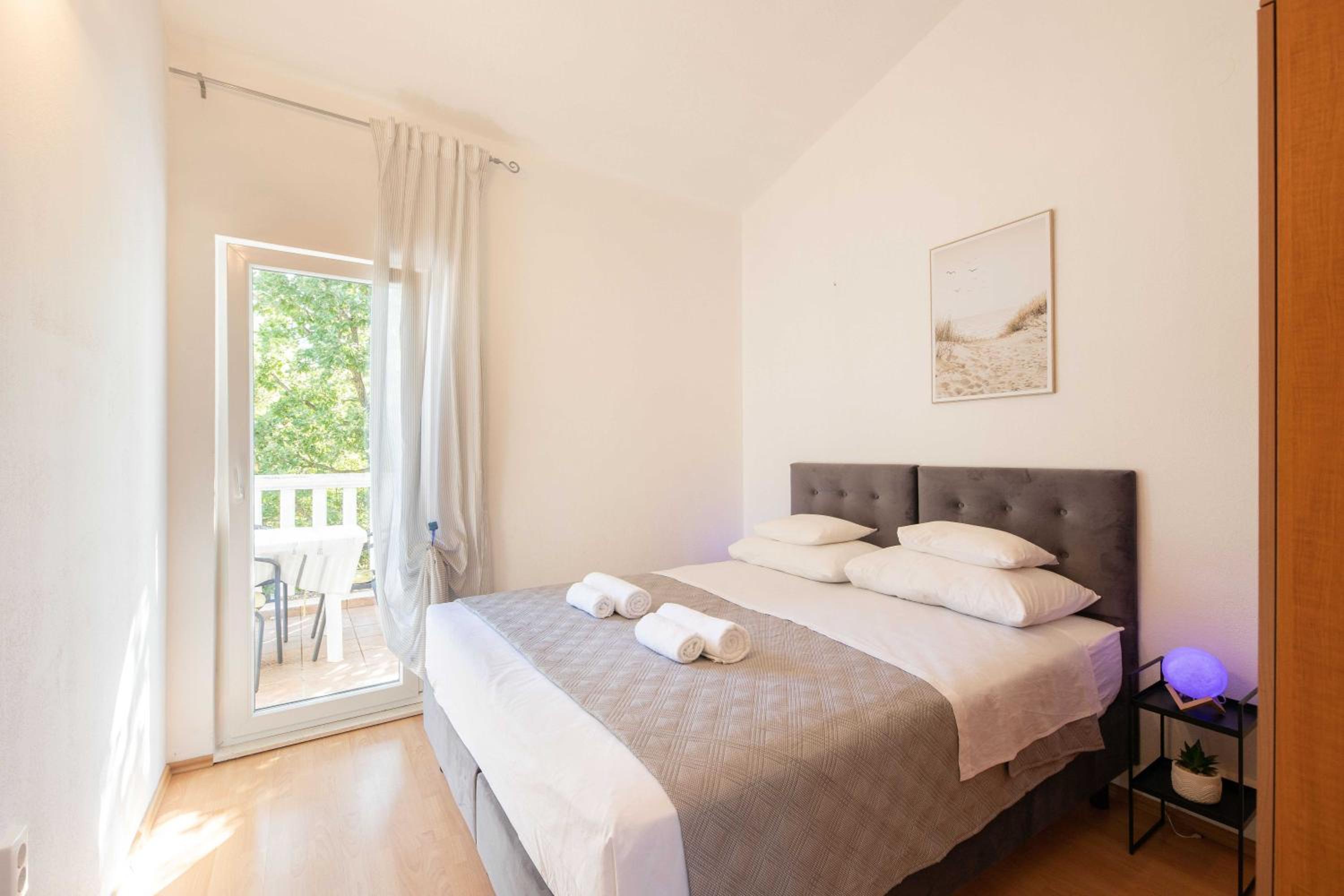 Spacious Prgomet Retreat with Private Pool, Fitness Centre, and Garden